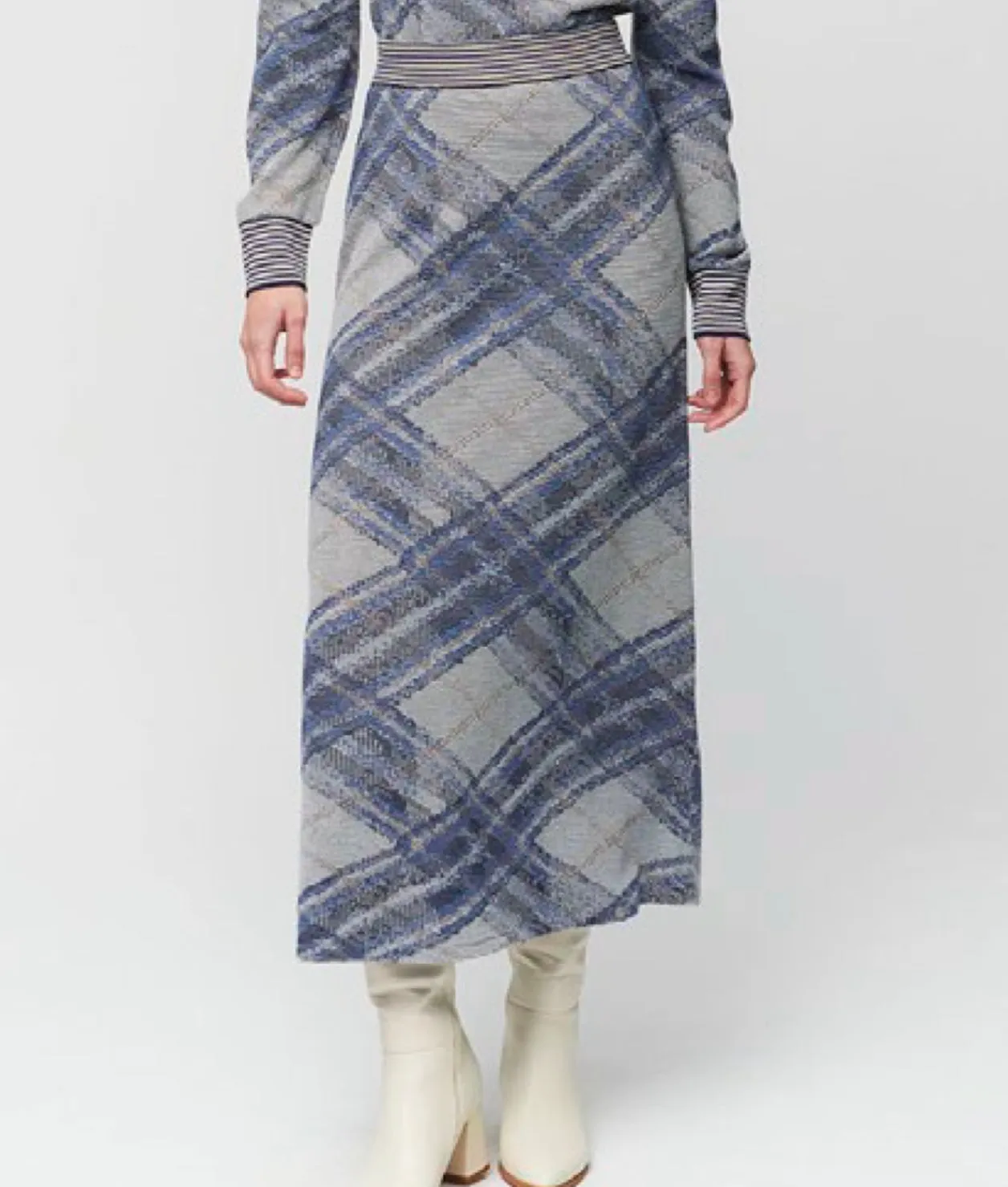 80069 Guna Knit Skirt