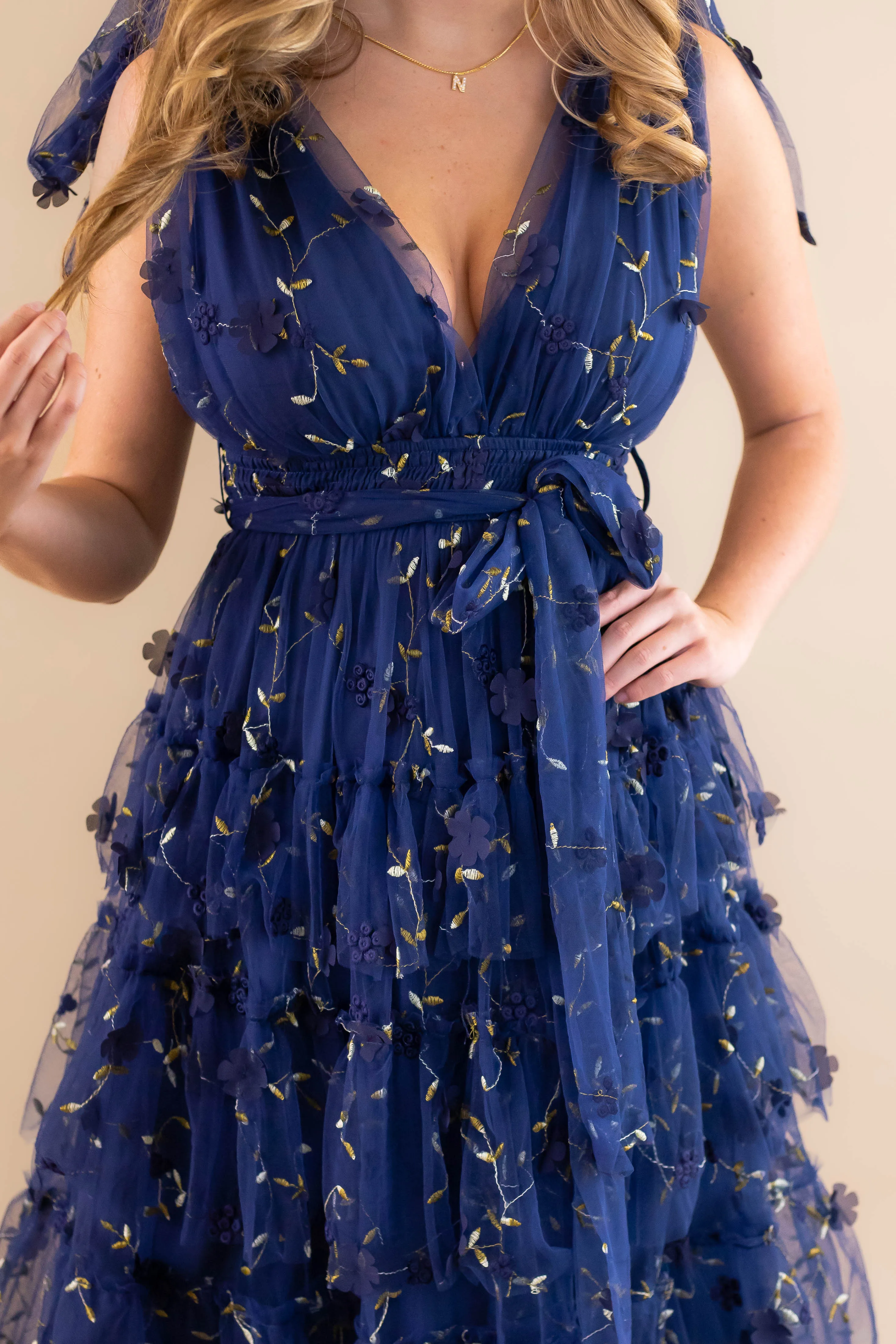 Chill Comfort Balanced Tones A Dramatic Entrance Maxi Dress-Navy