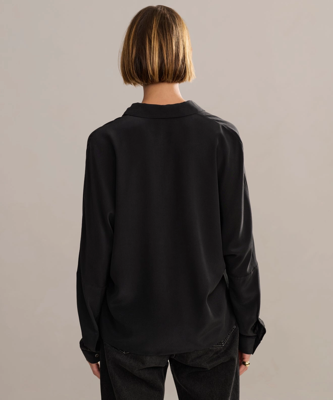 Silk Sloane Shirt FlexibleNeckline Ethically Sourced Yarn