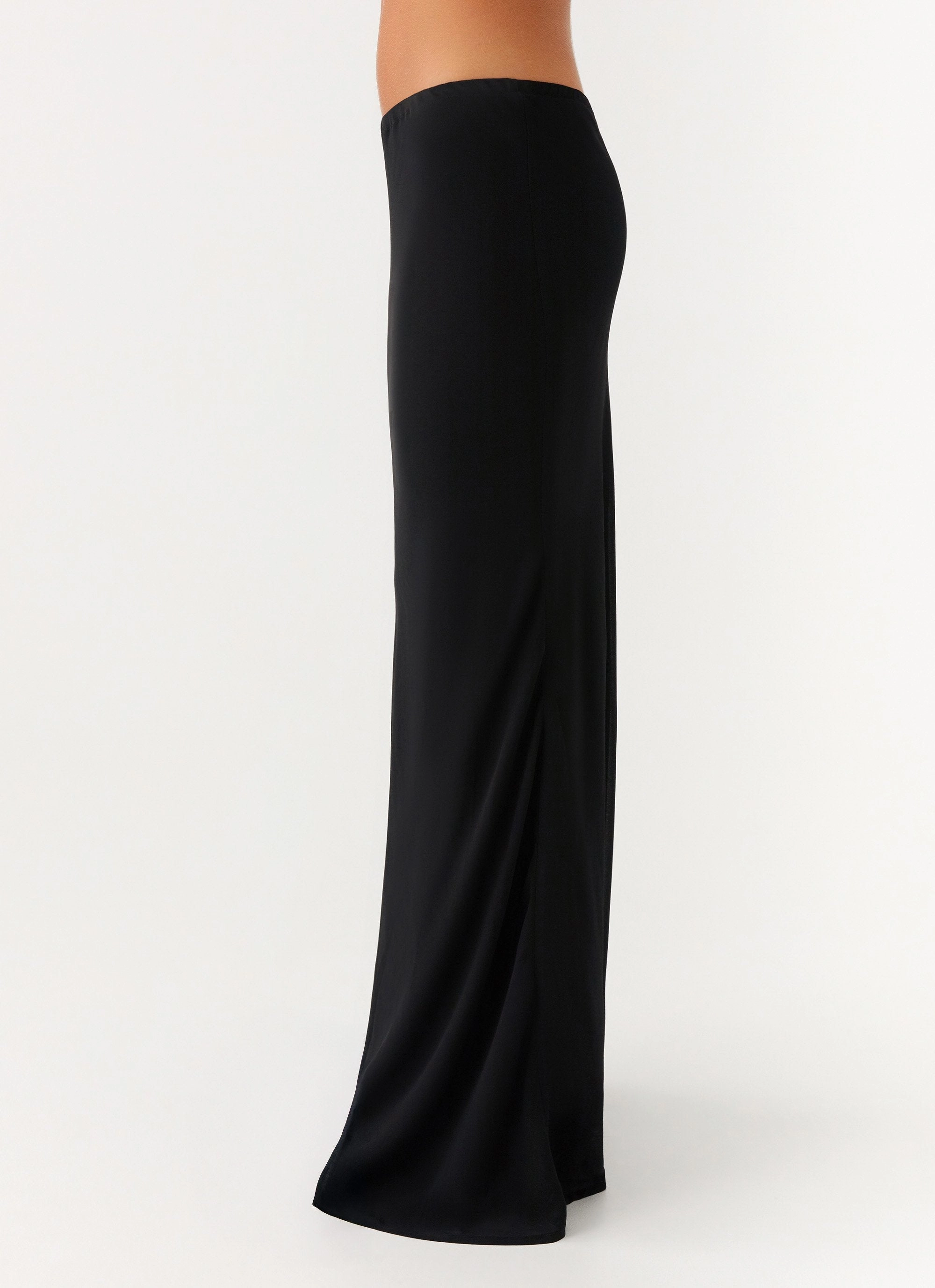Flexible Ankle Cuffs Canyon Chiffon Maxi Skirt - Black