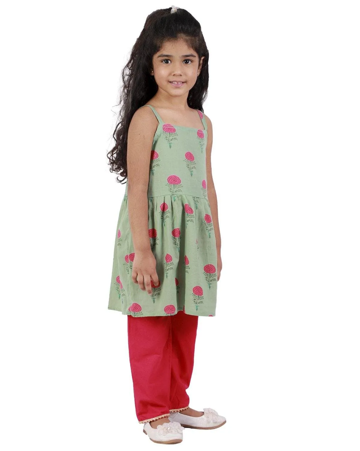 Ahhaaaa Cotton Floral Print Sleeveless Kurti-Pajama Set for Girls
