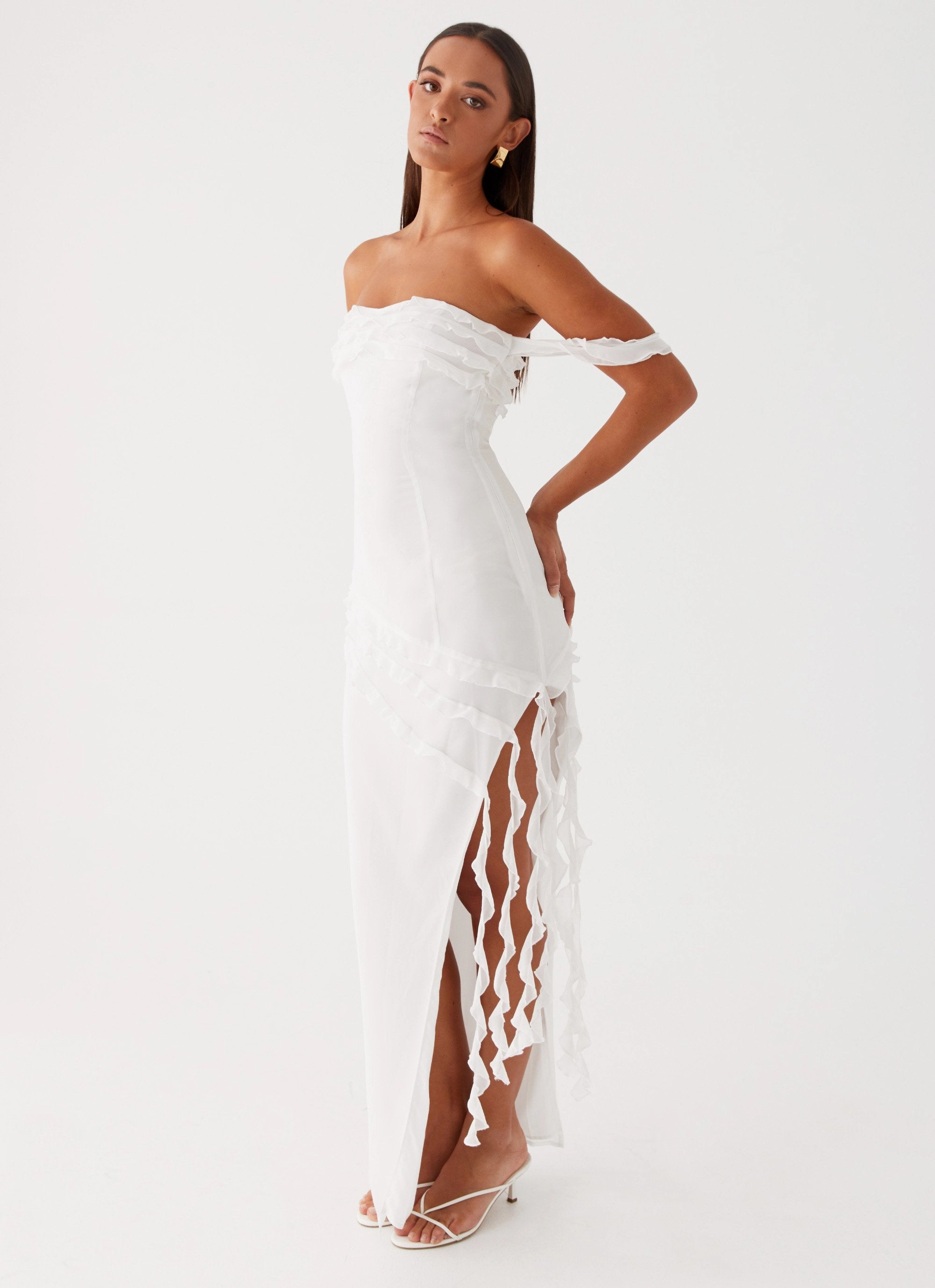 Minimal Curve Alaska Maxi Dress - White