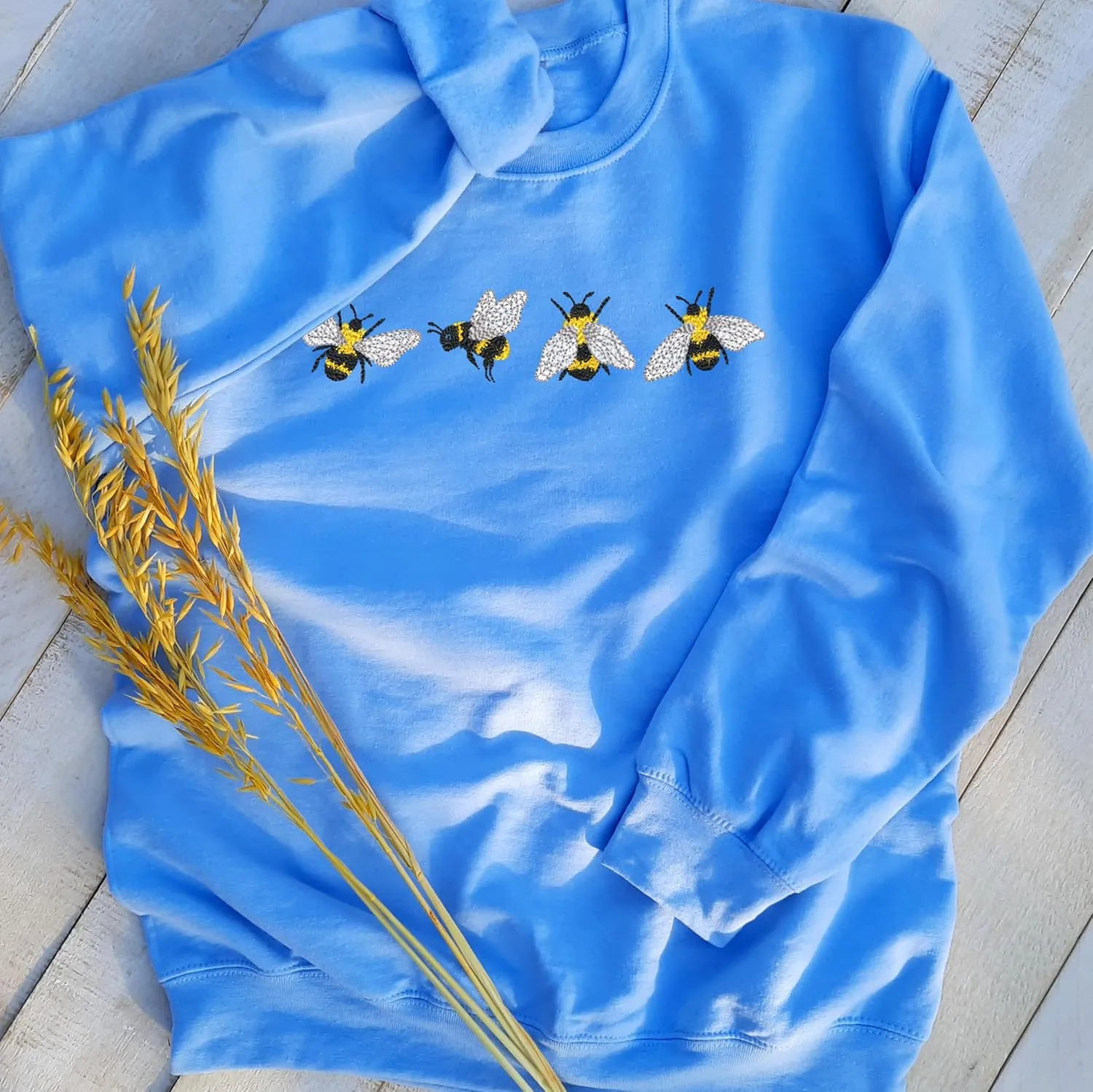 Bees Embroidered Sweatshirt Gift, Embroidered Bees Sweater, Bee Lover Sweatshirt, Themed Gifts Bee, Unisex!