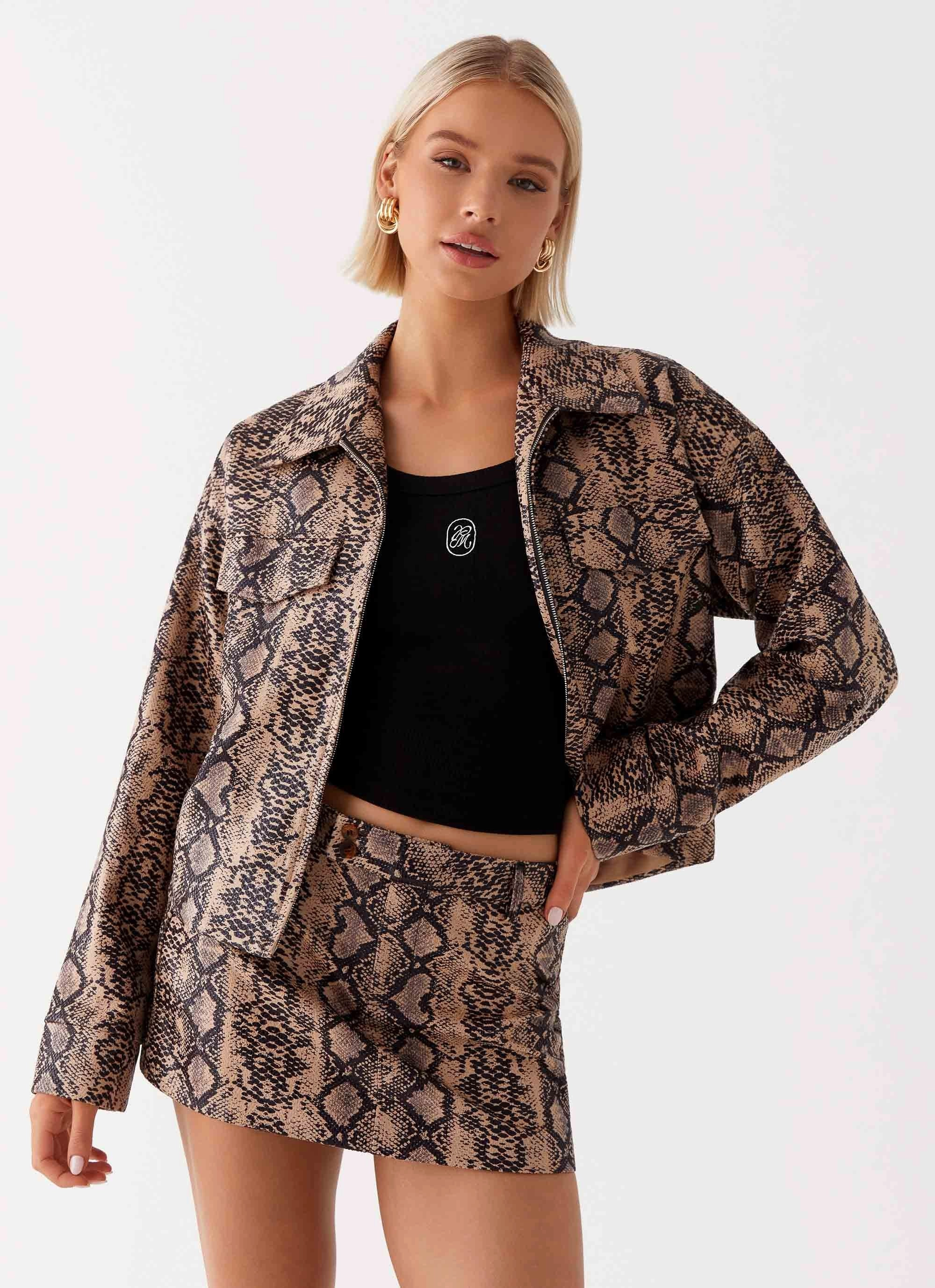 Non Bulky Insulation Seamless Design Bethany Oversized Jacket - Snake