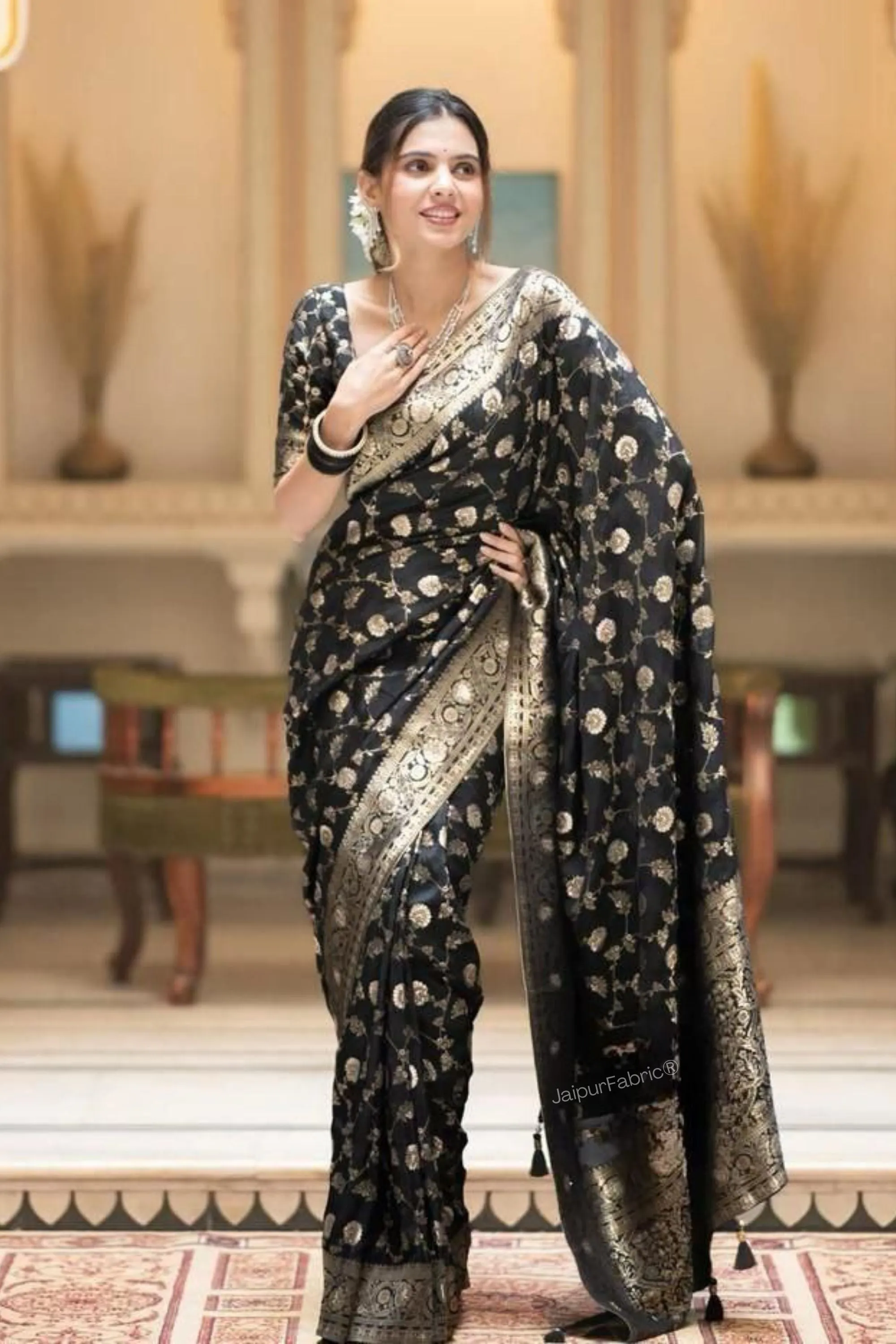 Black Banarasi Silk Saree With Blouse Piece