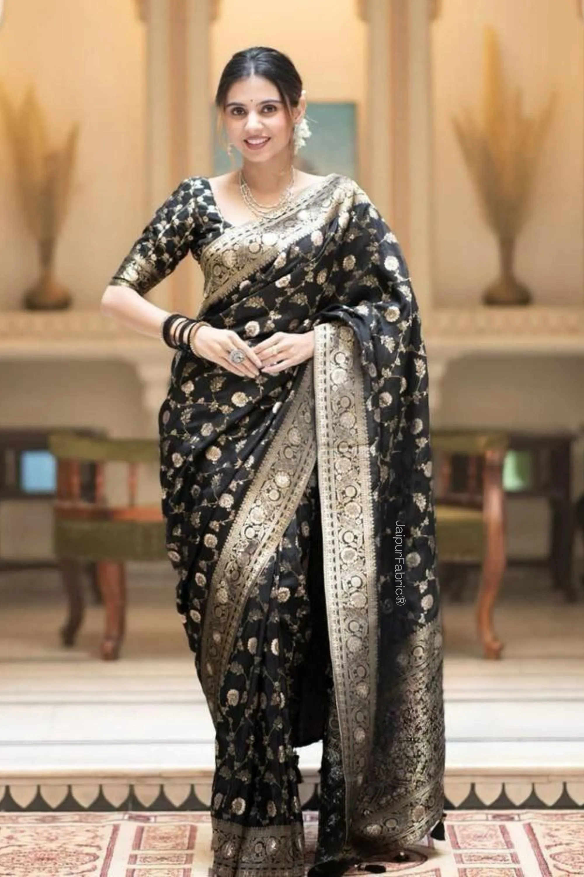 Black Banarasi Silk Saree With Blouse Piece