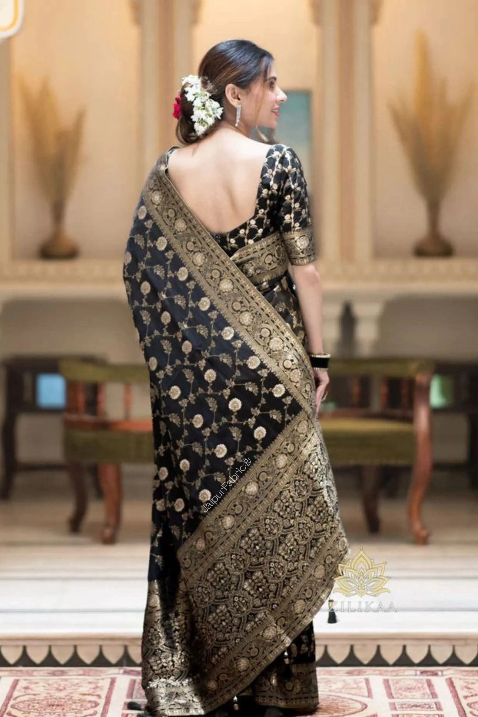 Black Banarasi Silk Saree With Blouse Piece