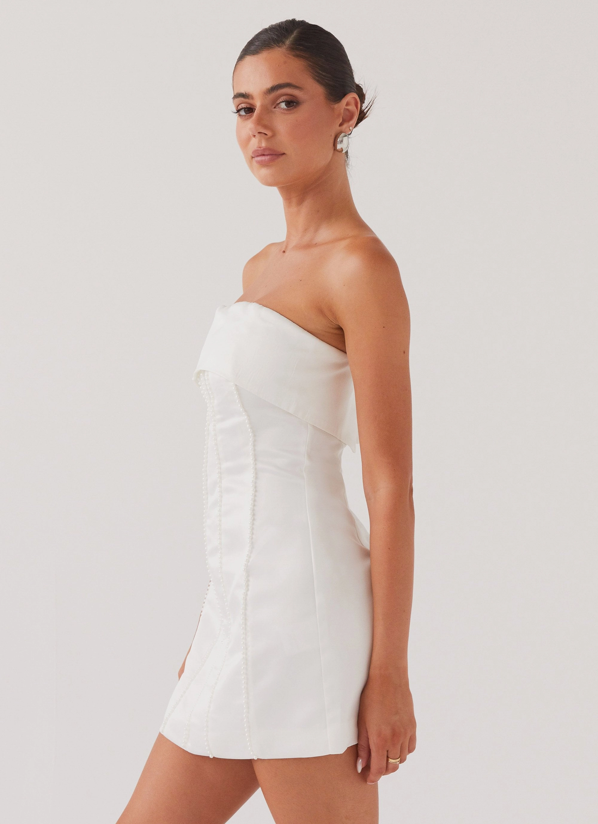 Daily Mood Minimal Curve Bombshell Tube Mini Dress - White Pearl