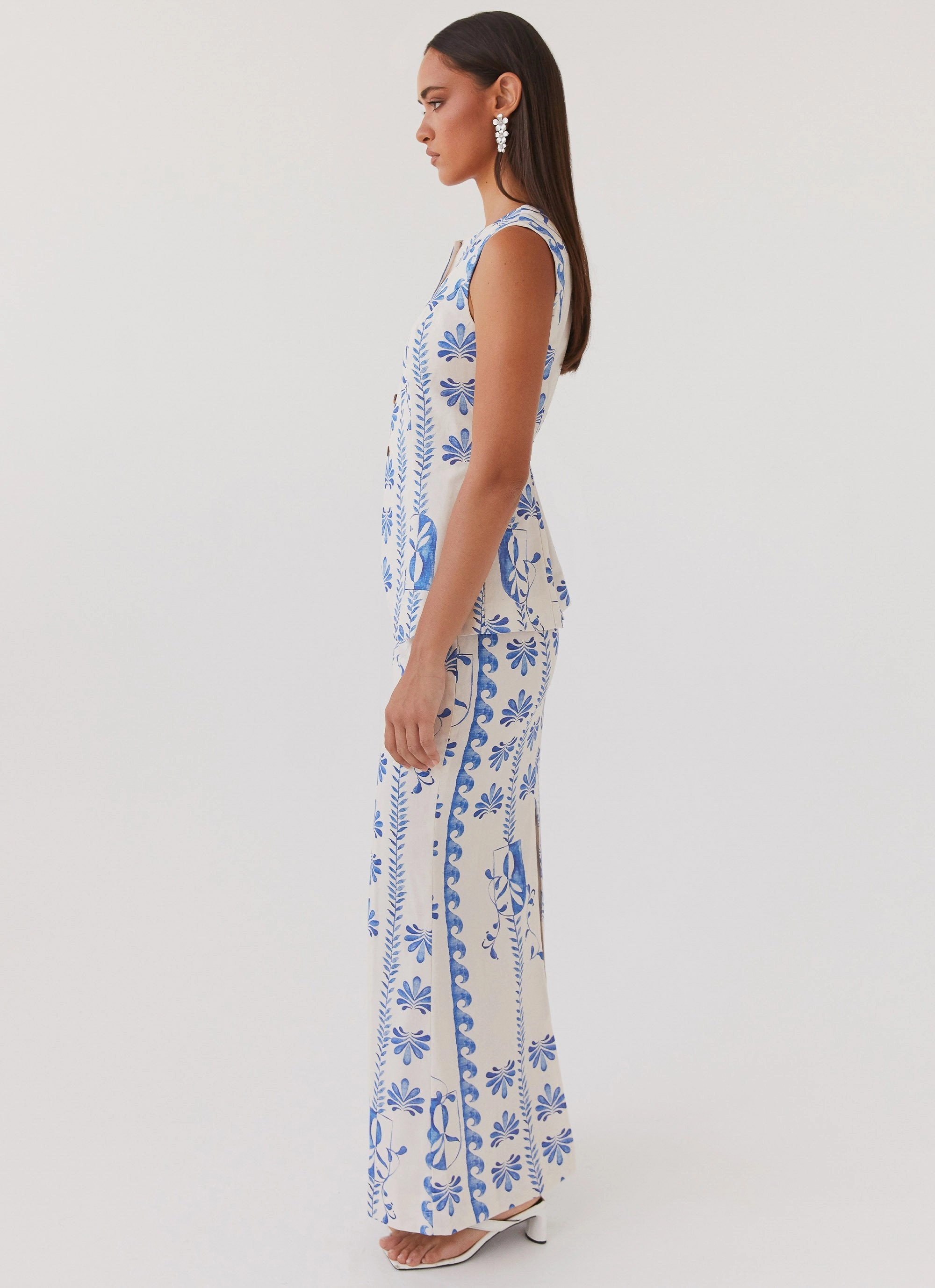 clean design SnagFreeFabric Born For Bordeaux Linen Midi Skirt - Floral Wave
