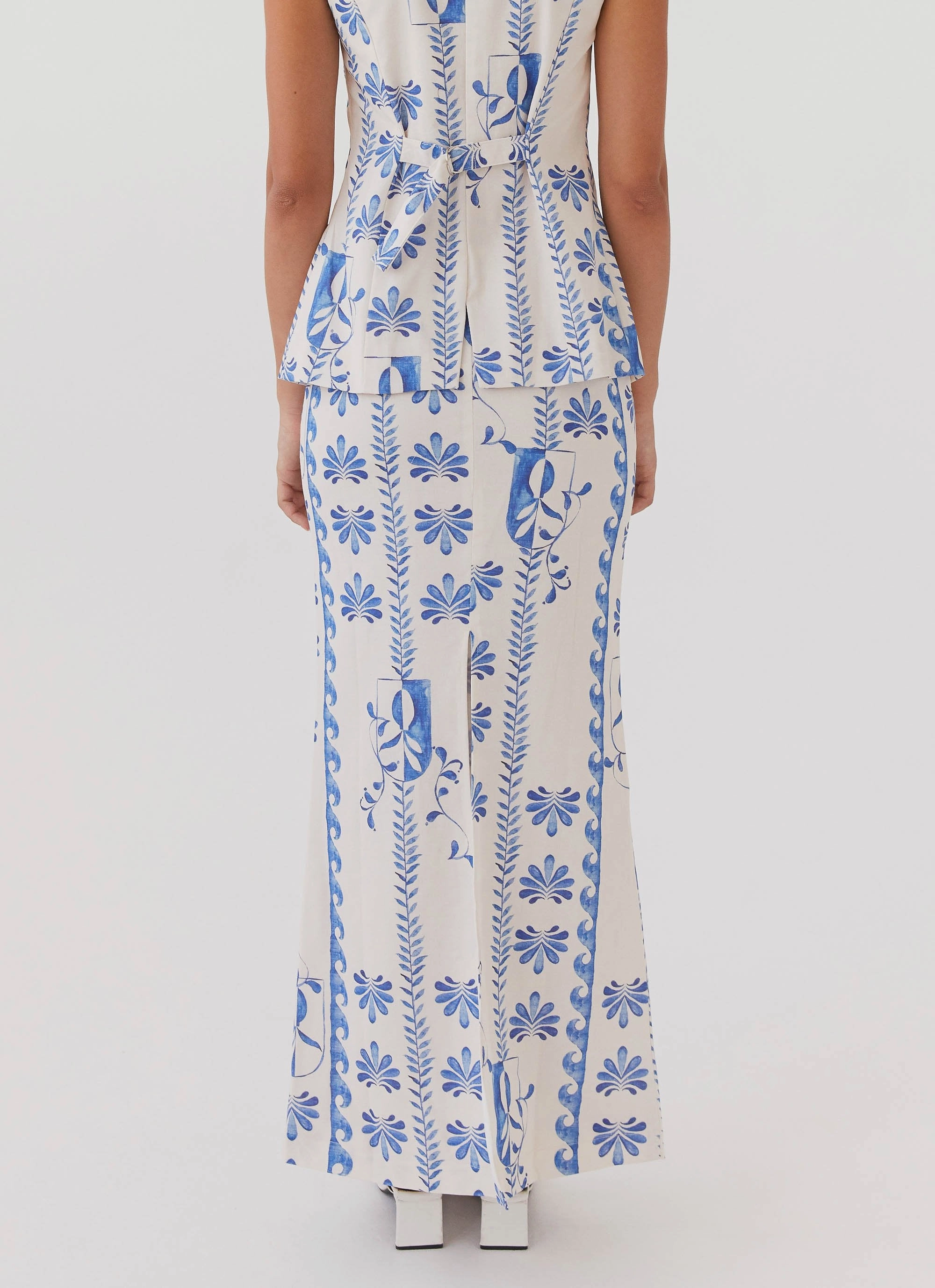 Flat Seams Chill Ready Born For Bordeaux Linen Midi Skirt - Floral Wave
