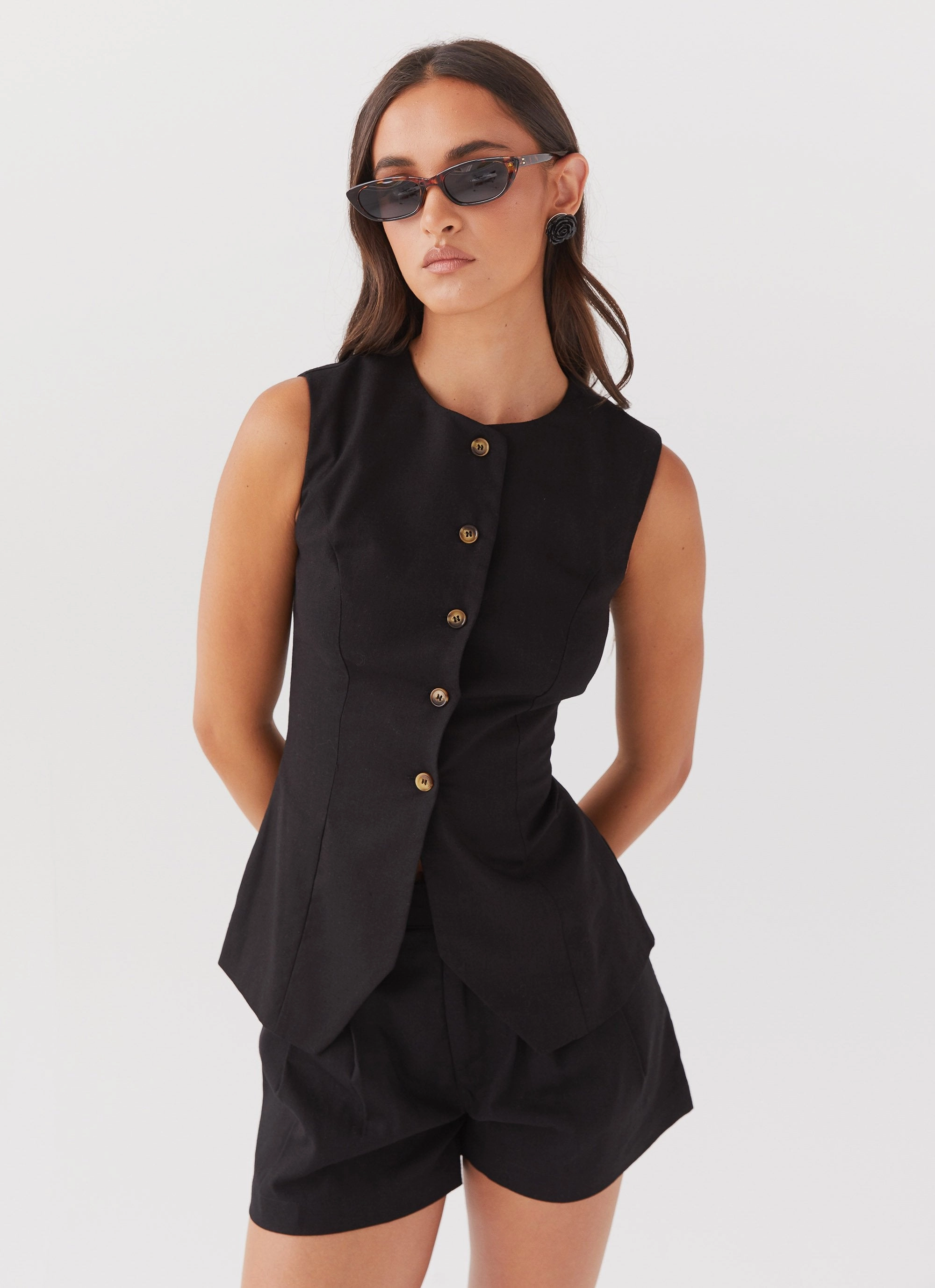 Born For Bordeaux Linen Shorts - Black Smart Fit