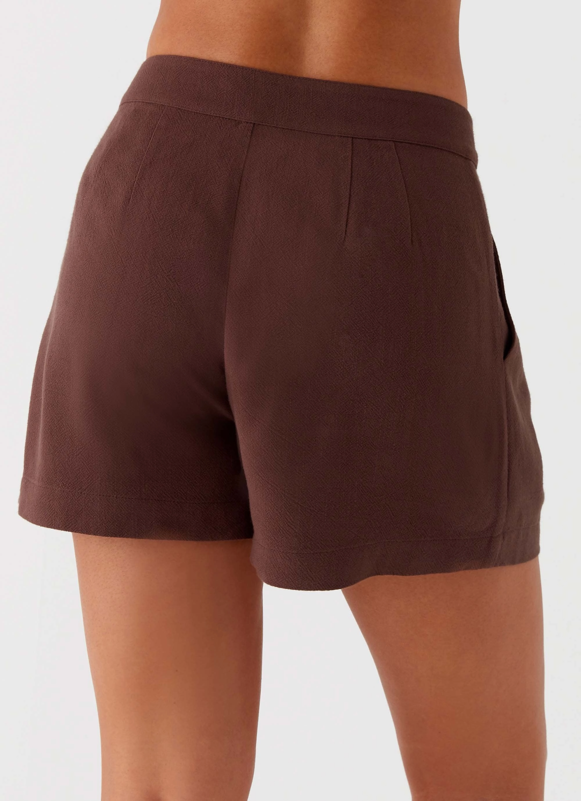 Active Look Chilly Day Wear Born For Bordeaux Linen Shorts - Brown