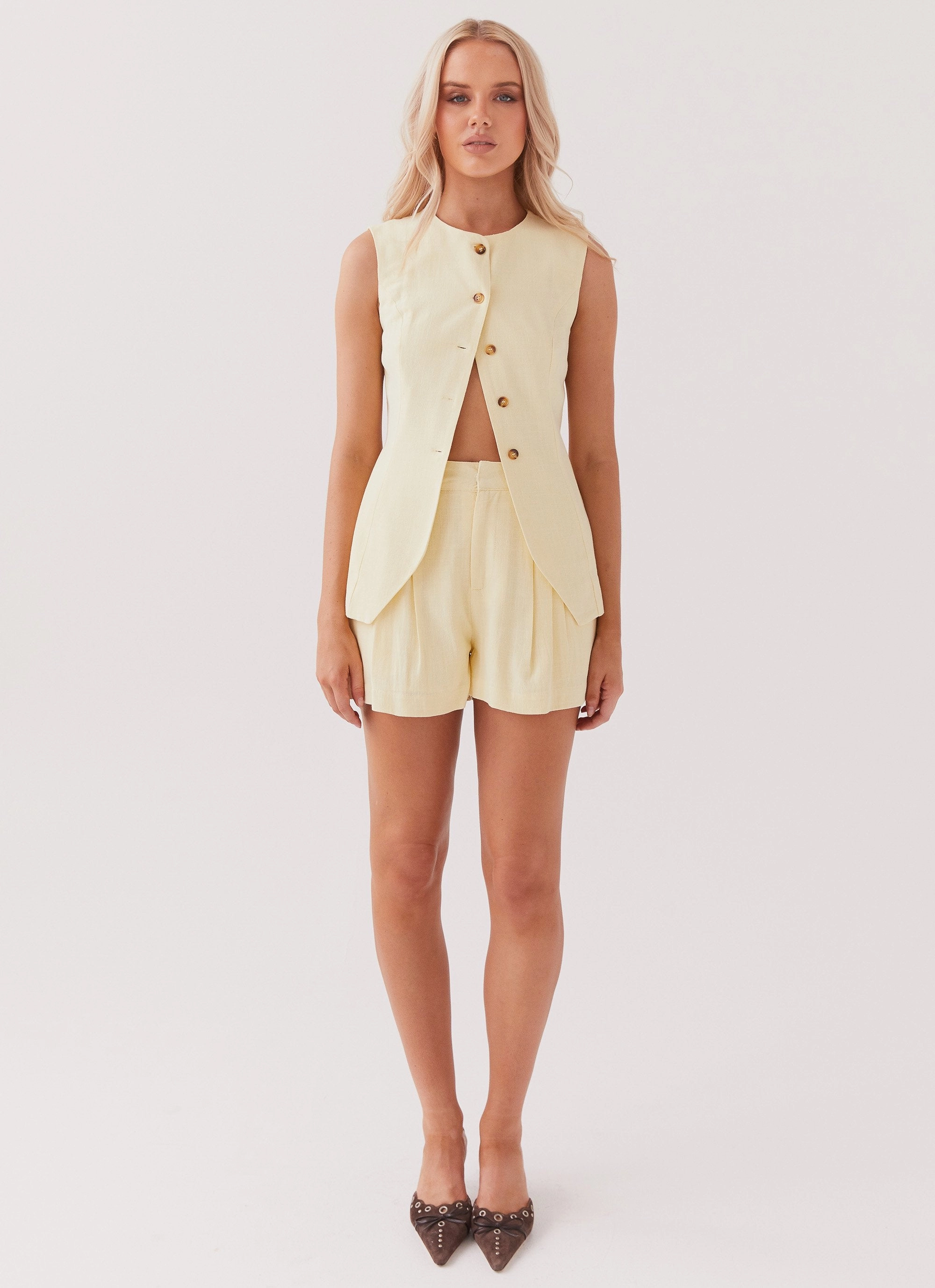 Born For Bordeaux Linen Shorts - Lemon SlimFit