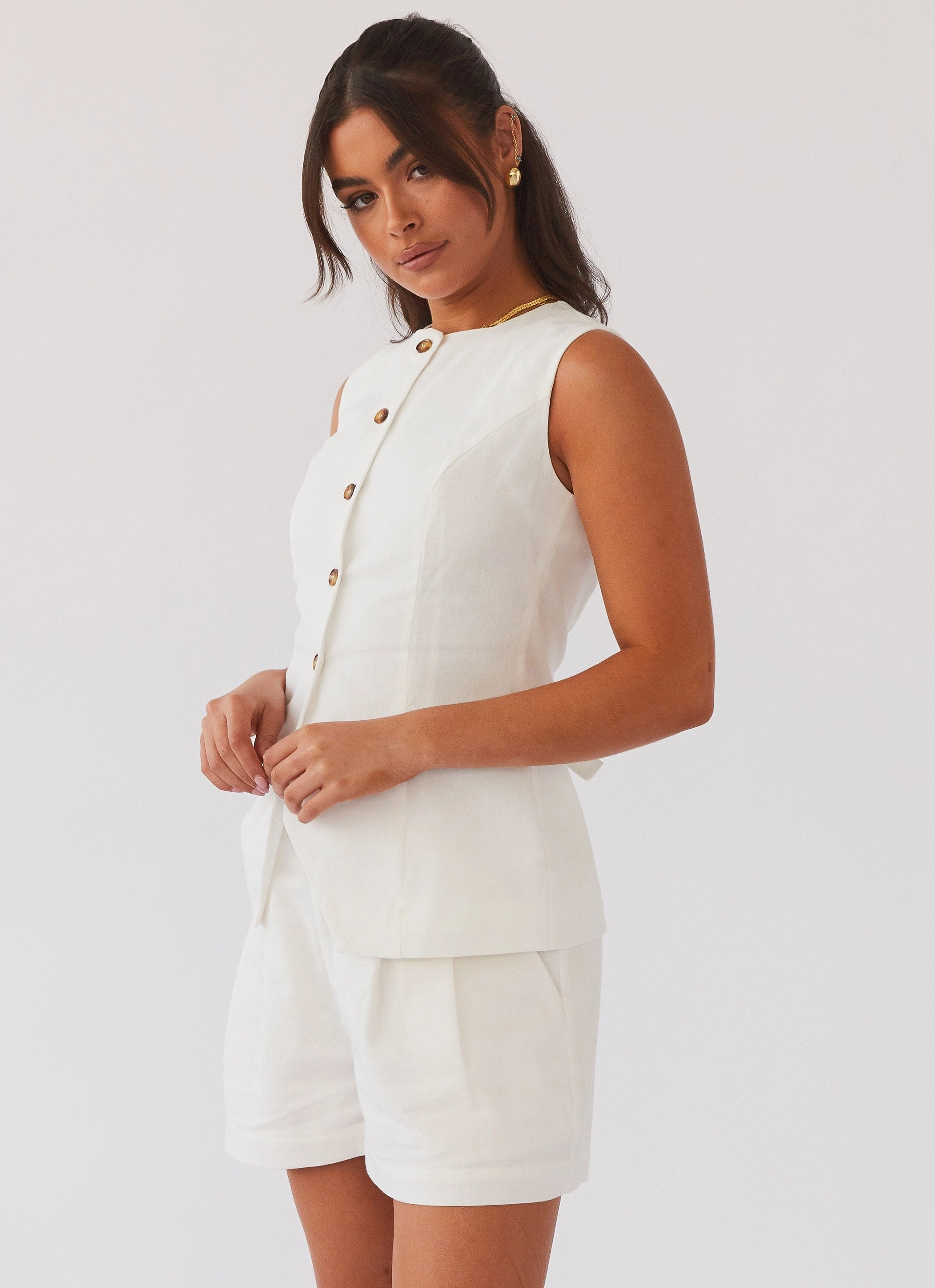 NonFade Dye Born For Bordeaux Linen Vest - White