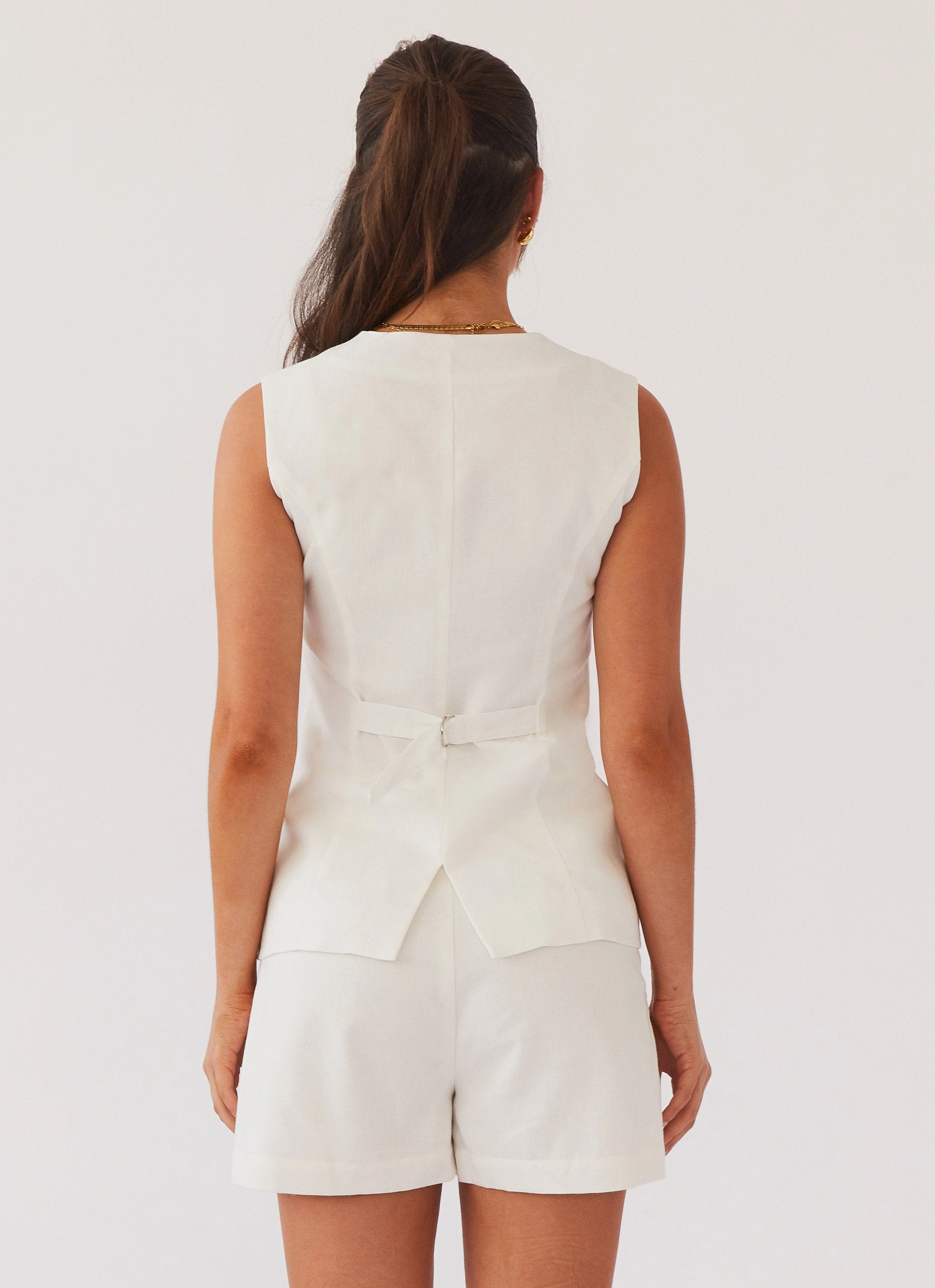 Airflow Weave Pattern Born For Bordeaux Linen Vest - White