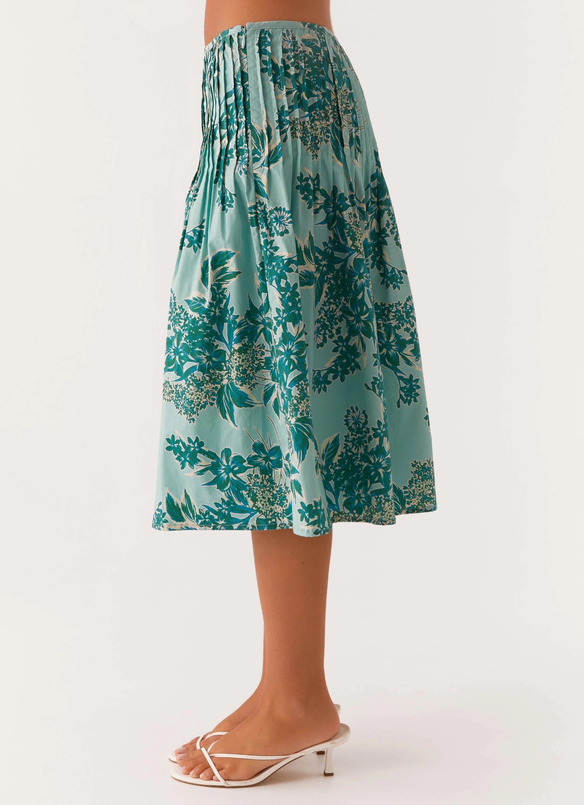 Dreamscape Midi Skirt - Cloud Nine Floral Move Comfort Breathable Comfort Fit