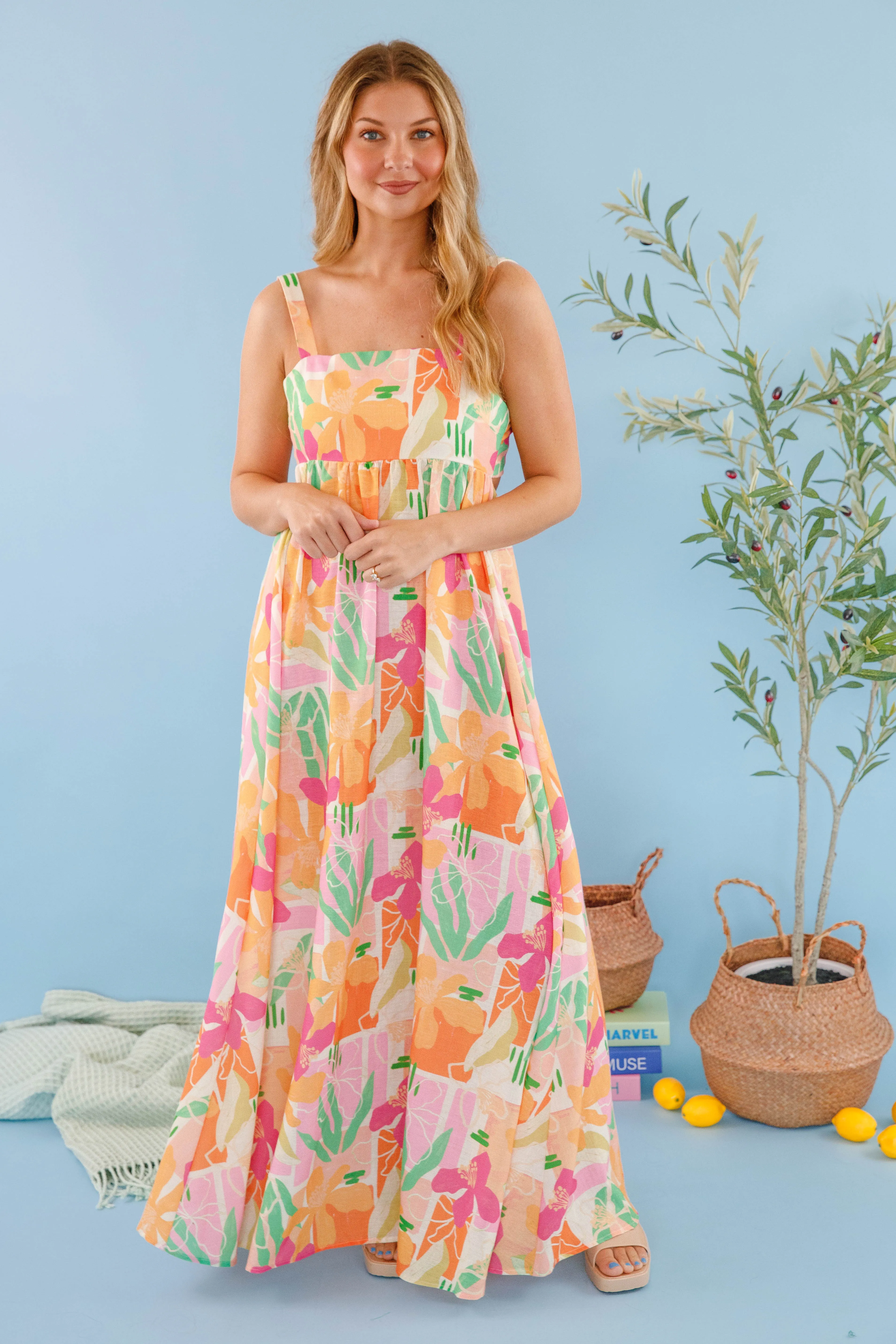 Decorative-Design Runway-Ready Summer Focus Maxi Dress