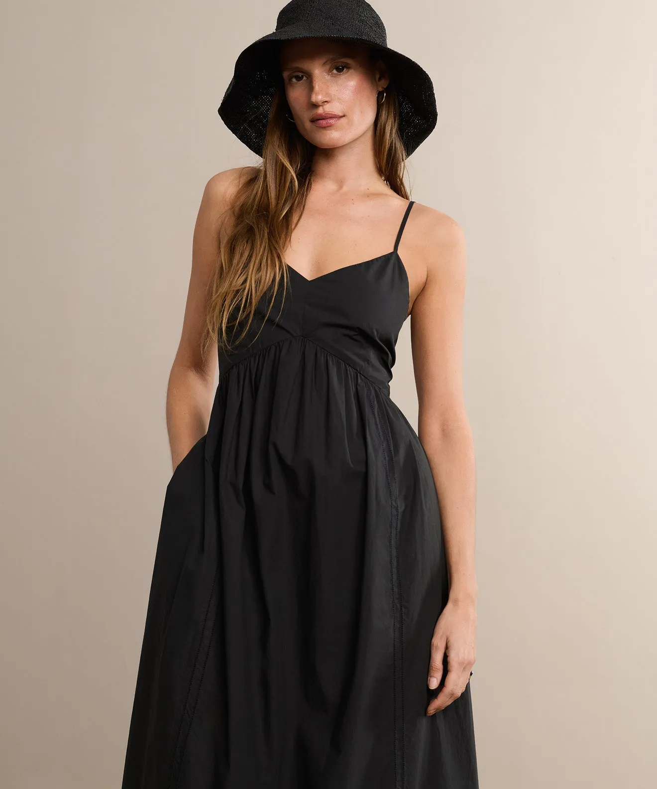 Peninsula Dress Matte Fabric Calm Fit
