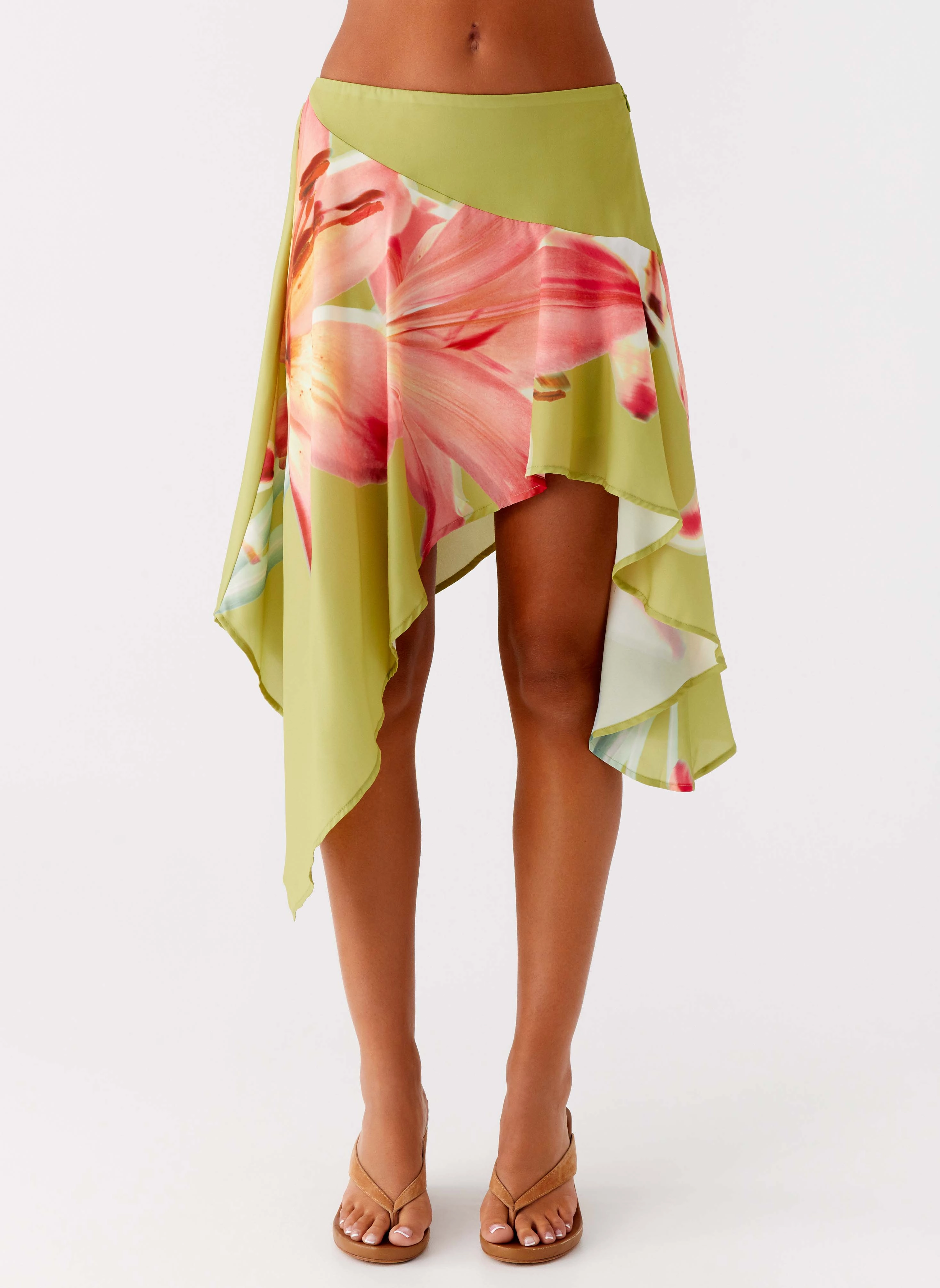 HypoallergenicMaterial Kia Low Rise Asymmetrical Midi Skirt - Jungle Floral