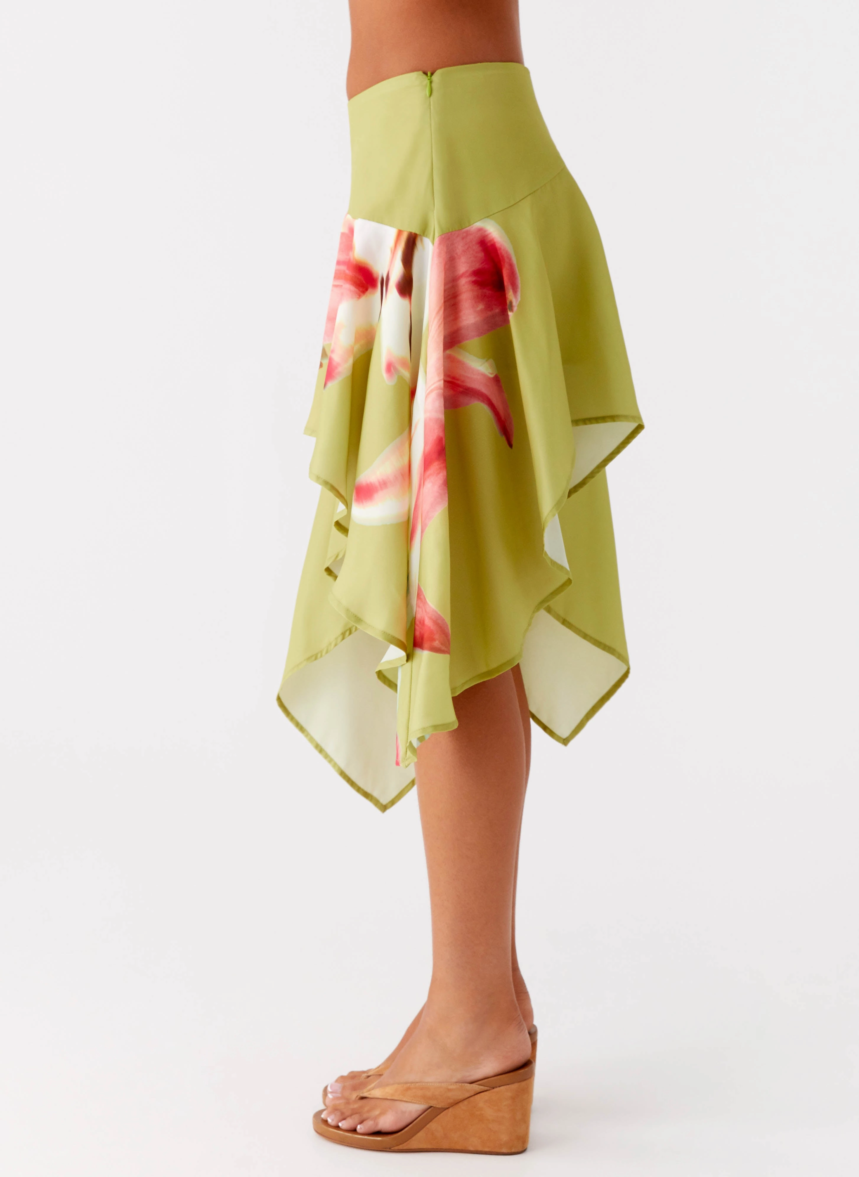 Body Sculpting Kia Low Rise Asymmetrical Midi Skirt - Jungle Floral