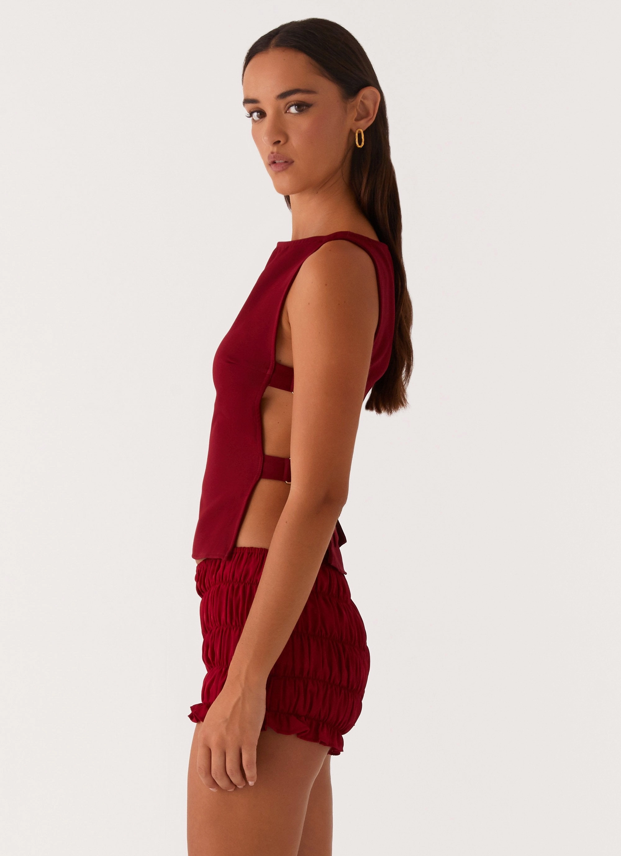 Cherish You Buckle Top - Maroon Multipurpose Design Non Chafe Armholes