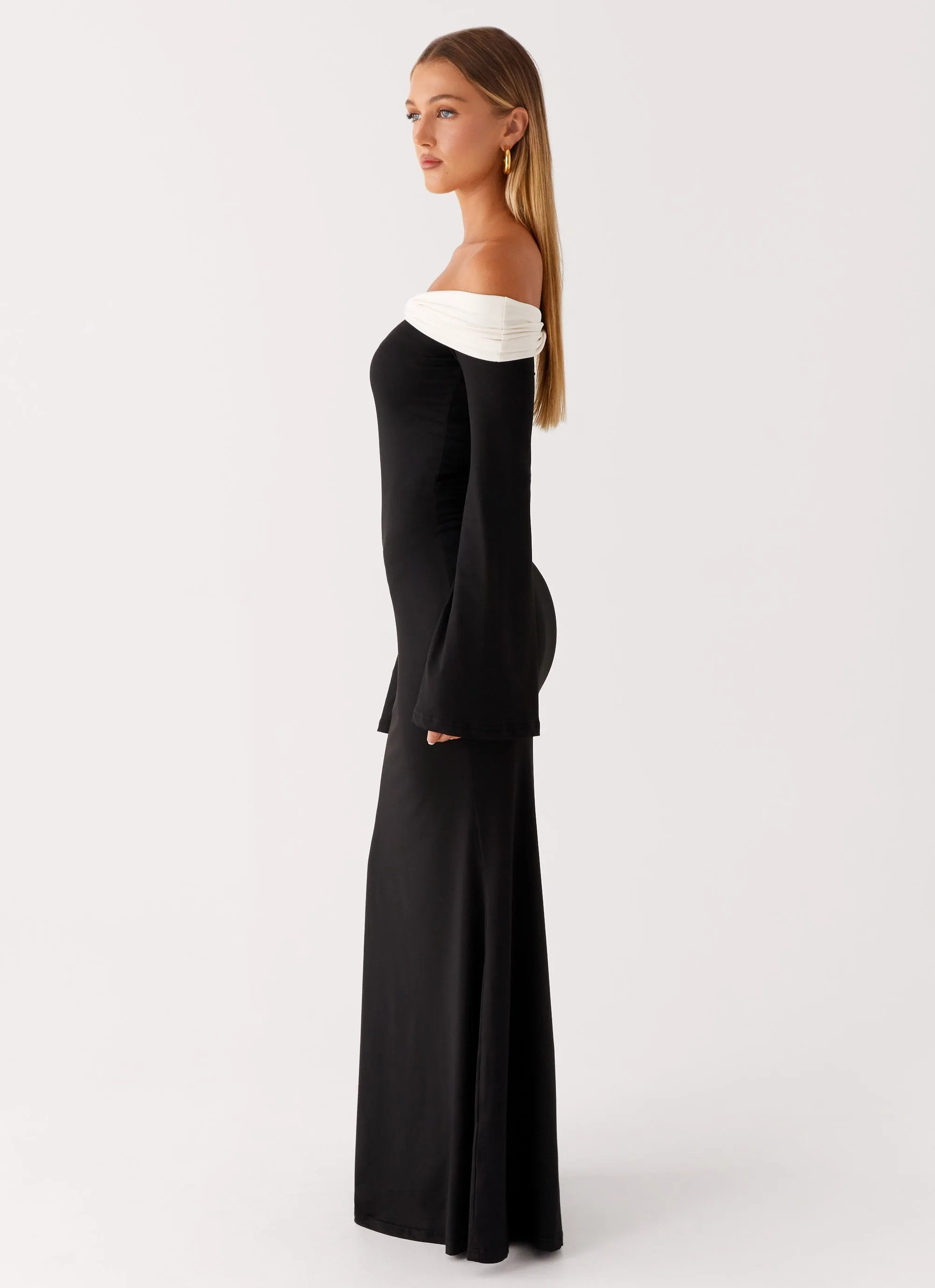 Hits Different Long Sleeve Maxi Dress - Black Exclusive-Design Chill Mode