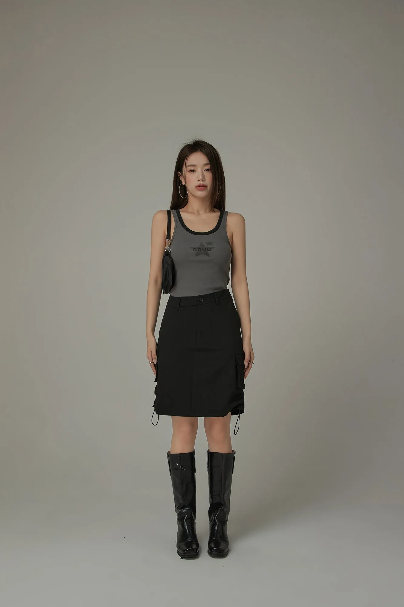 Chuu Star Center Basic Sleeveless T-Shirt