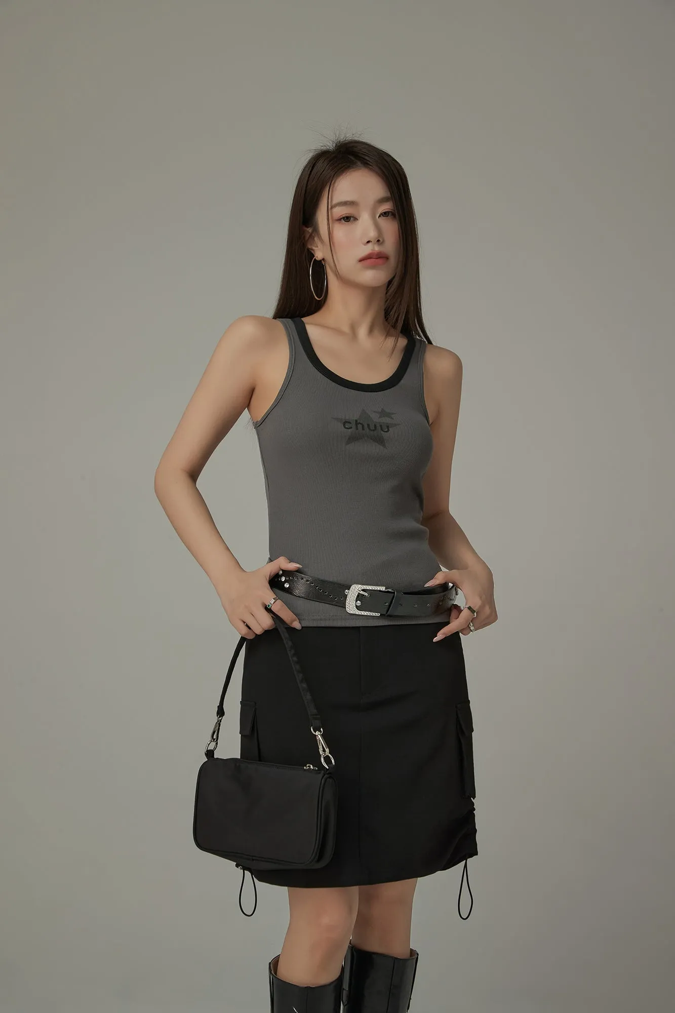 Chuu Star Center Basic Sleeveless T-Shirt