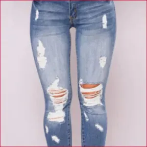 Classic Ripped Women’s Skinny Jeans