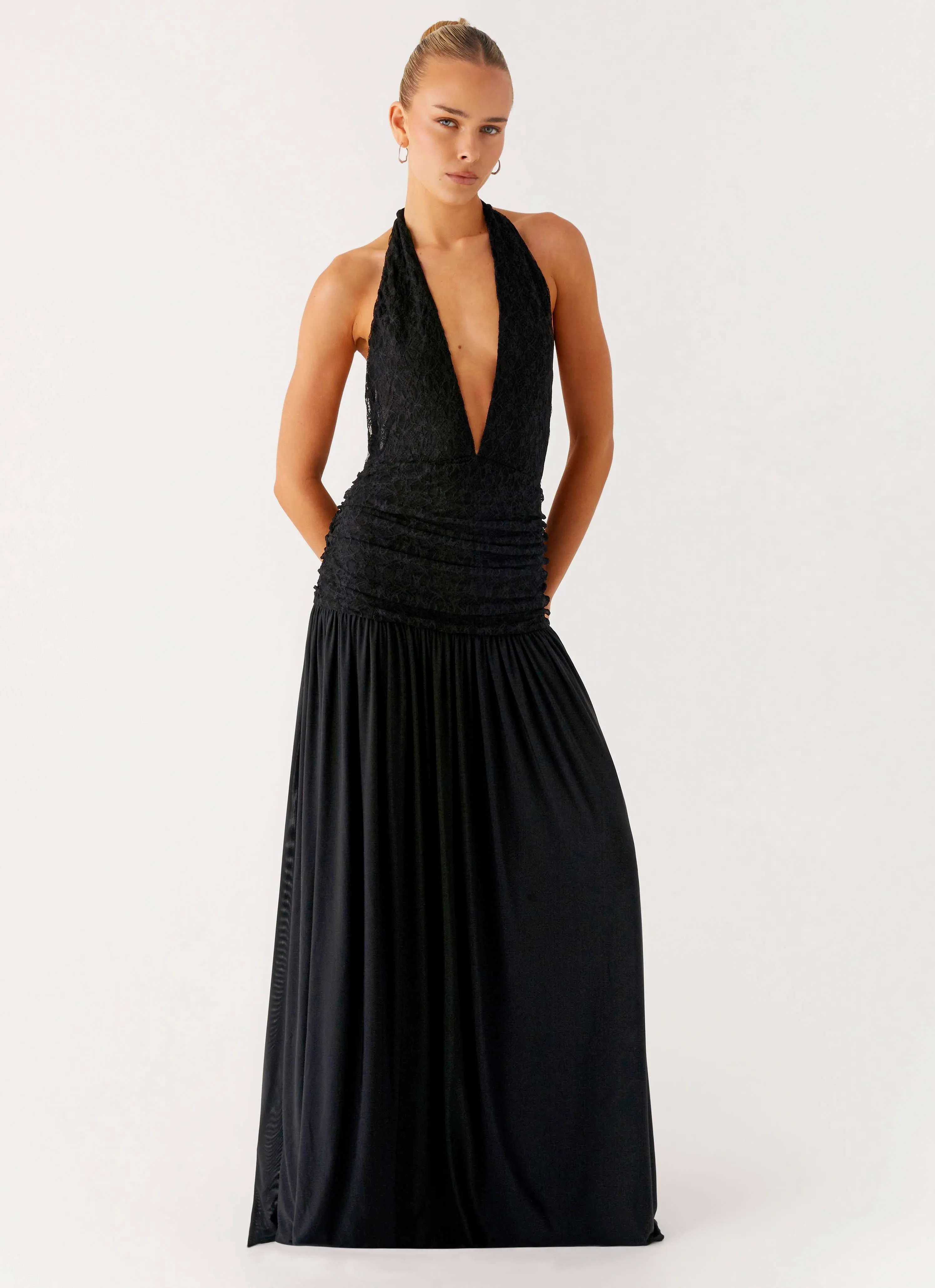 Crinkle Effect Full Attention Maxi Dress - Black