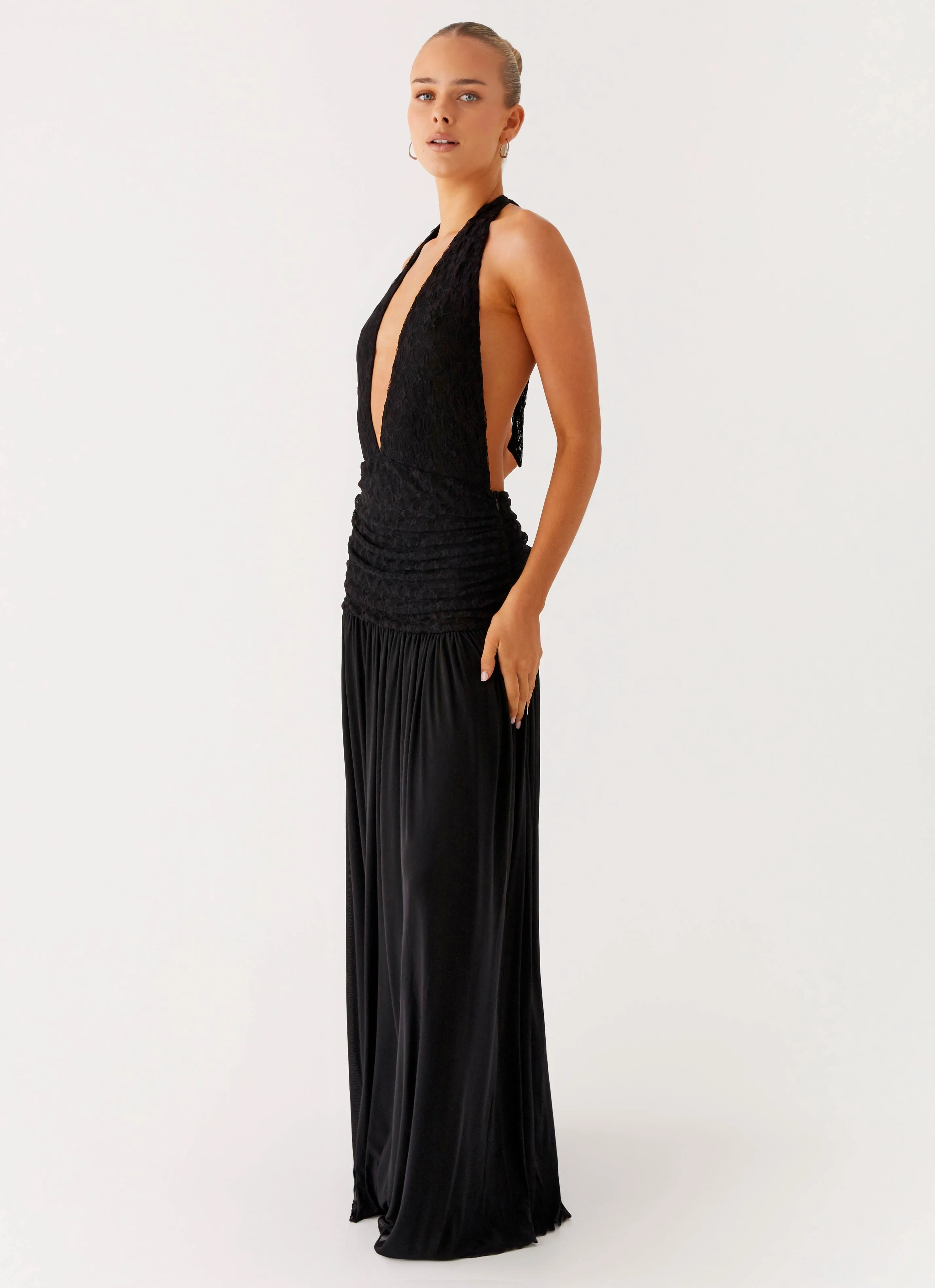 Sophisticated and Relaxed Slimming Shape Full Attention Maxi Dress - Black