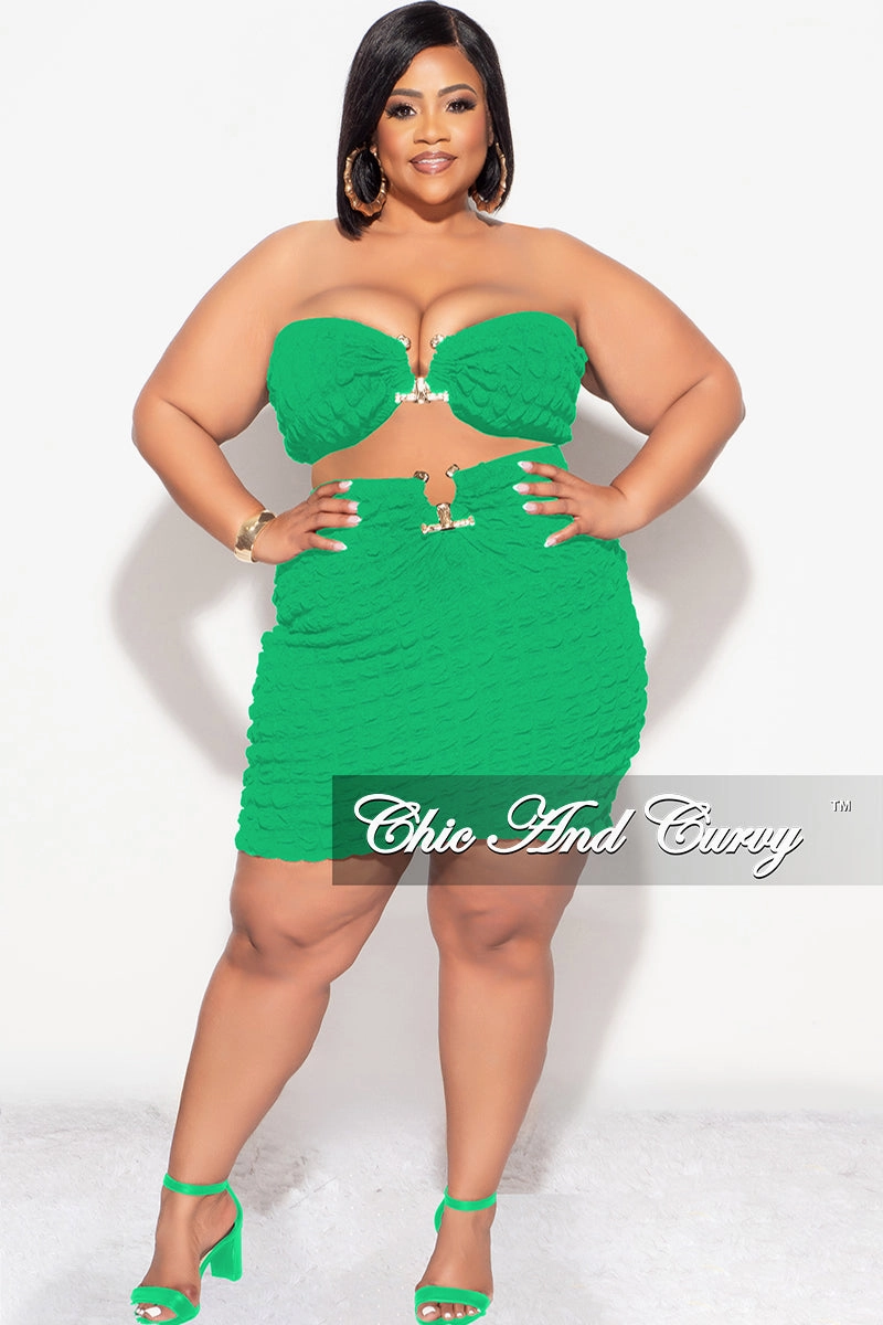 Ripstop Fabric Technology Easy Movement Final Sale Plus Size 2pc Honeycomb Texture Strapless Top and Skirt Set in Green