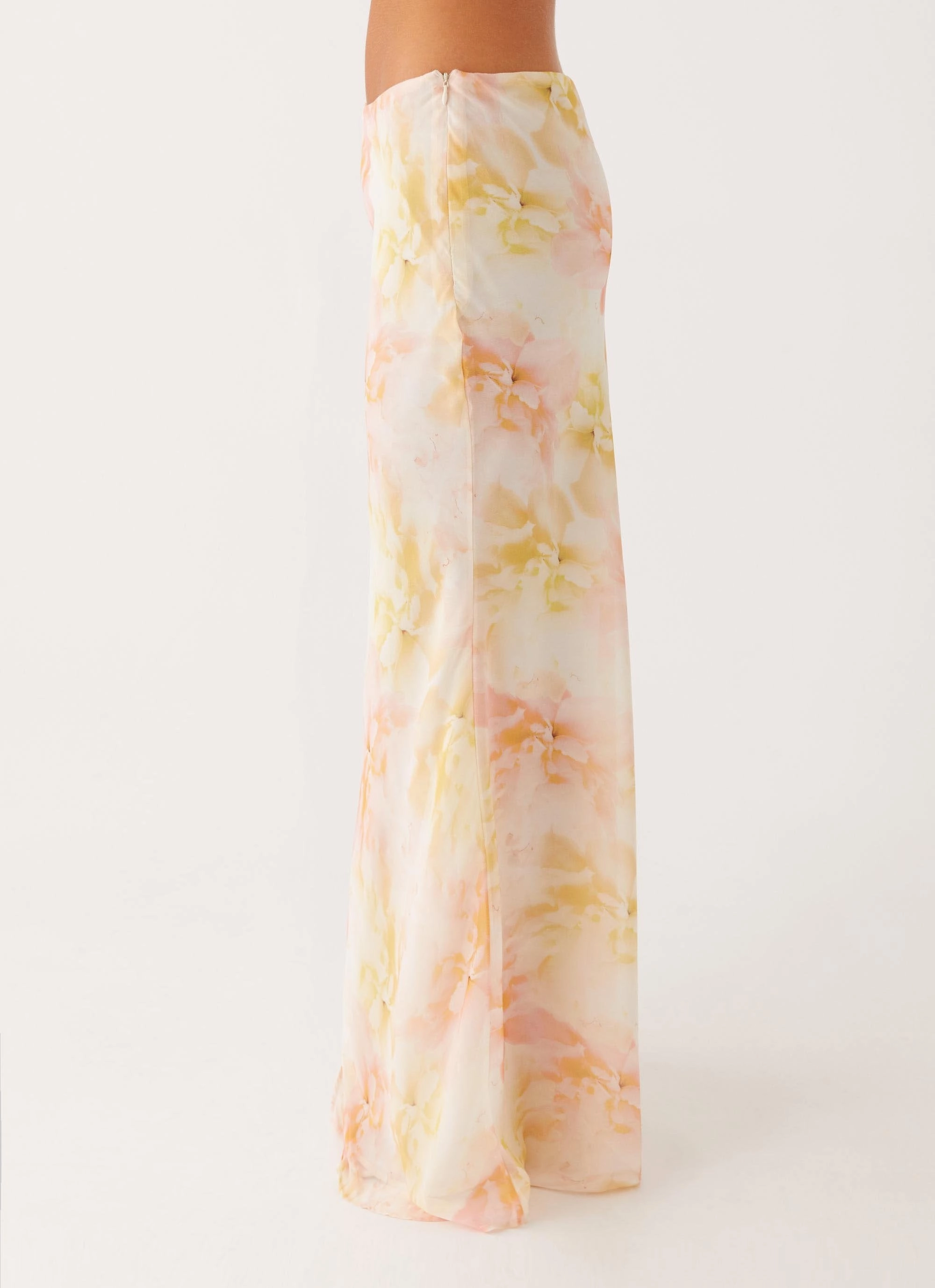 Smooth zipper closure Harlow Chiffon Maxi Skirt - Floral Print