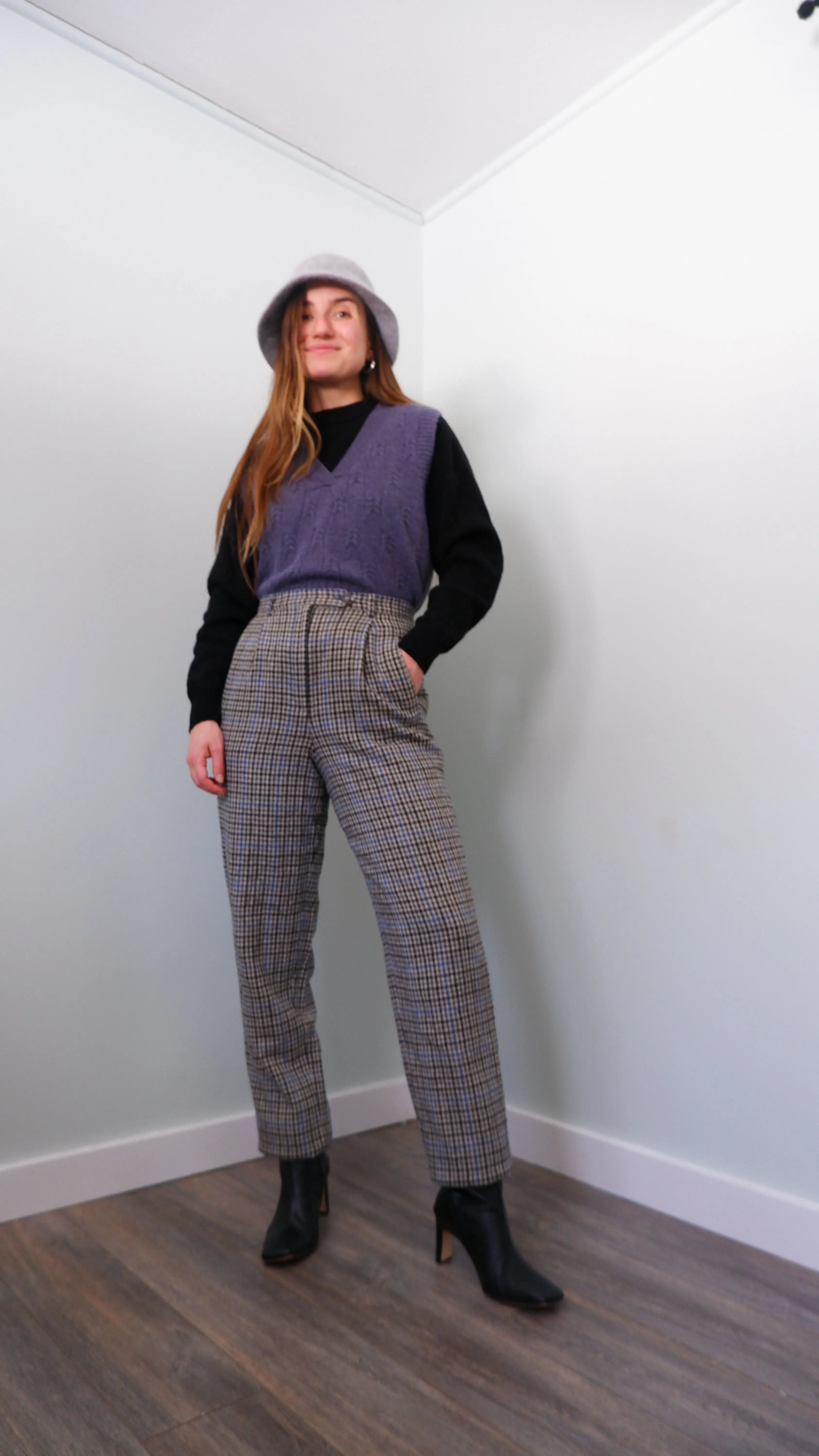 Cropped Cozy Knit Vest - M