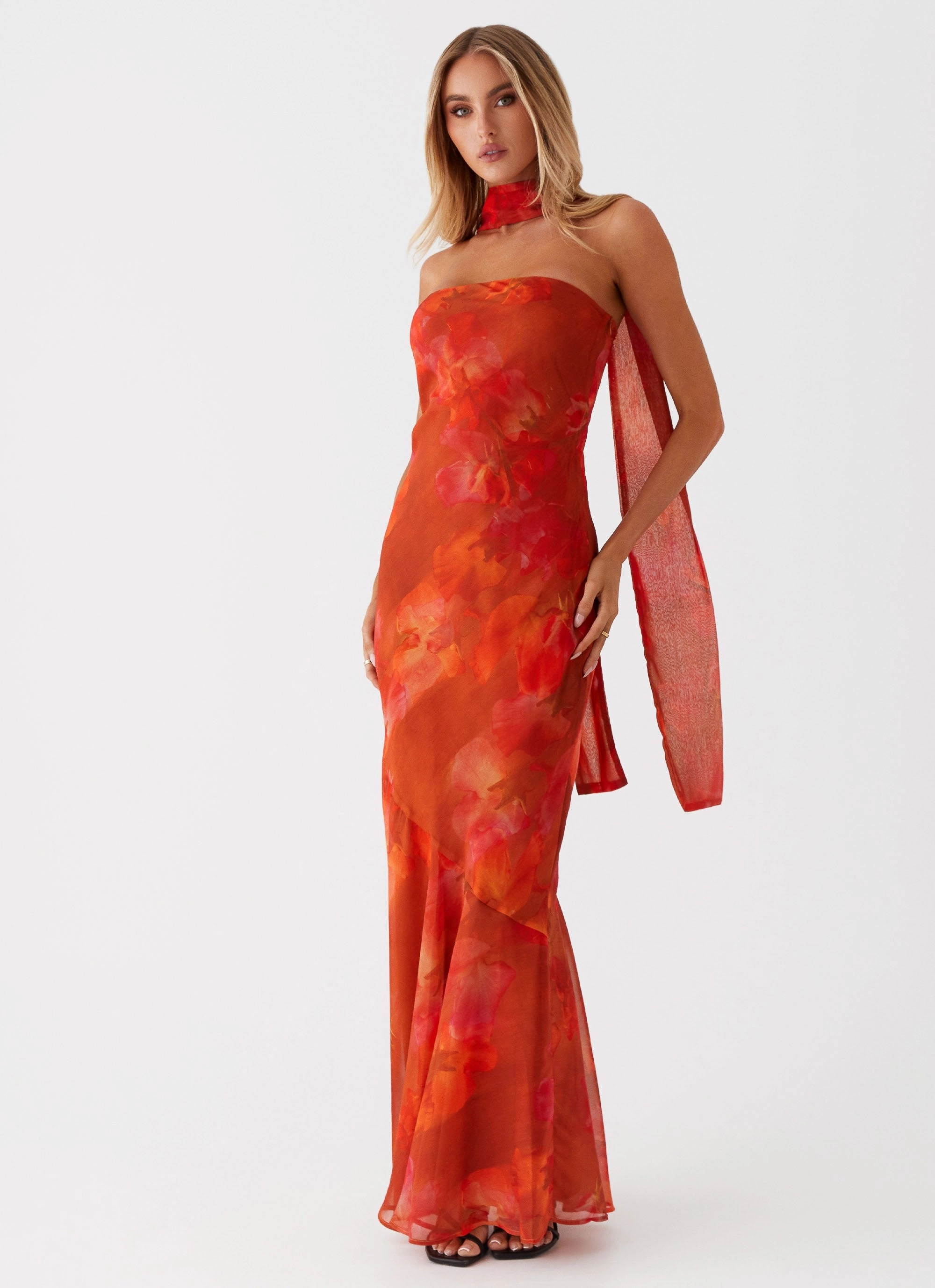 Under The Pagoda Maxi Dress - Amber Soft Fashion Delicate Lines
