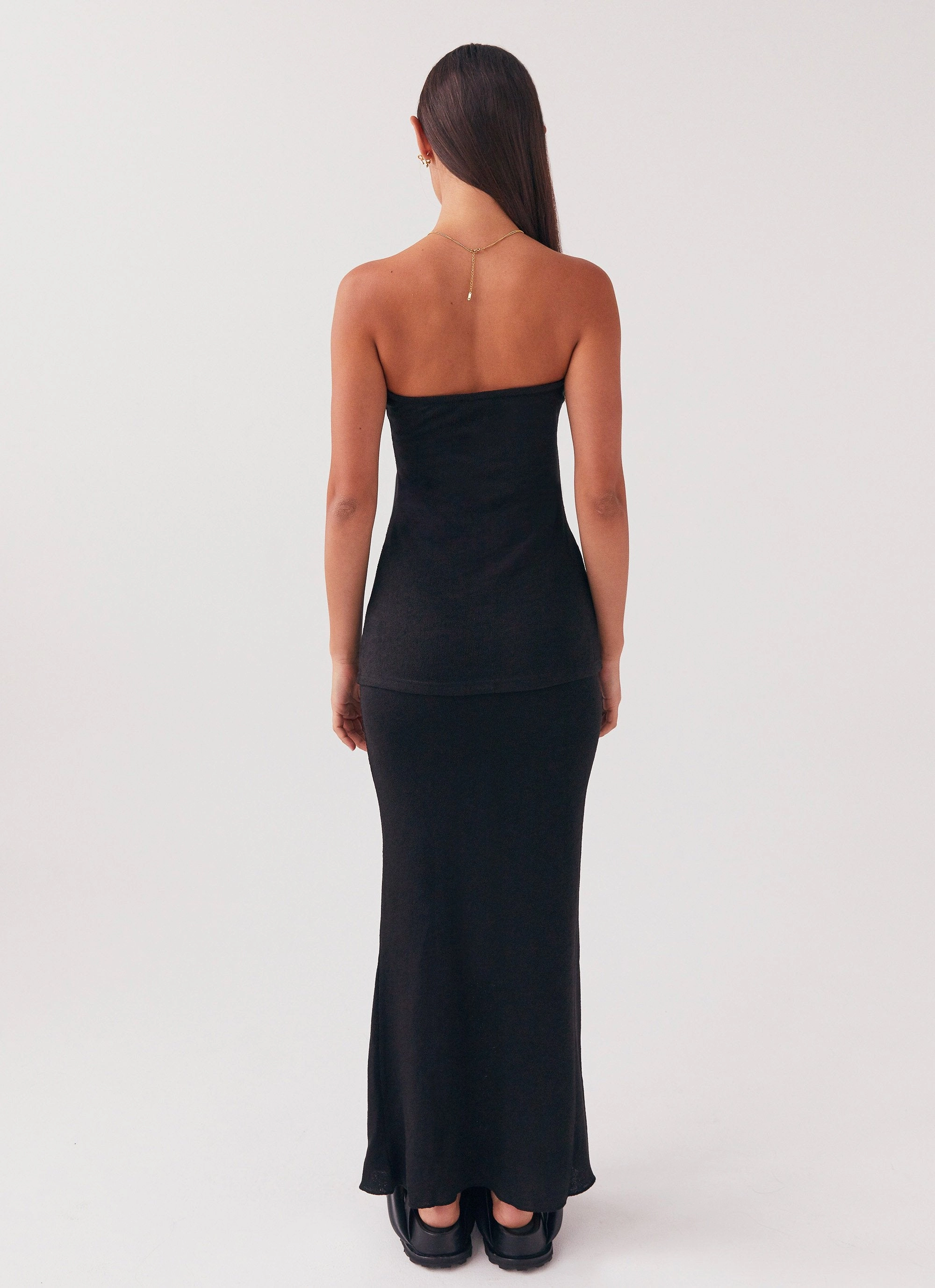 Layered Comfort Look DurableOuterShell Delicate Lady Knit Maxi Skirt - Black