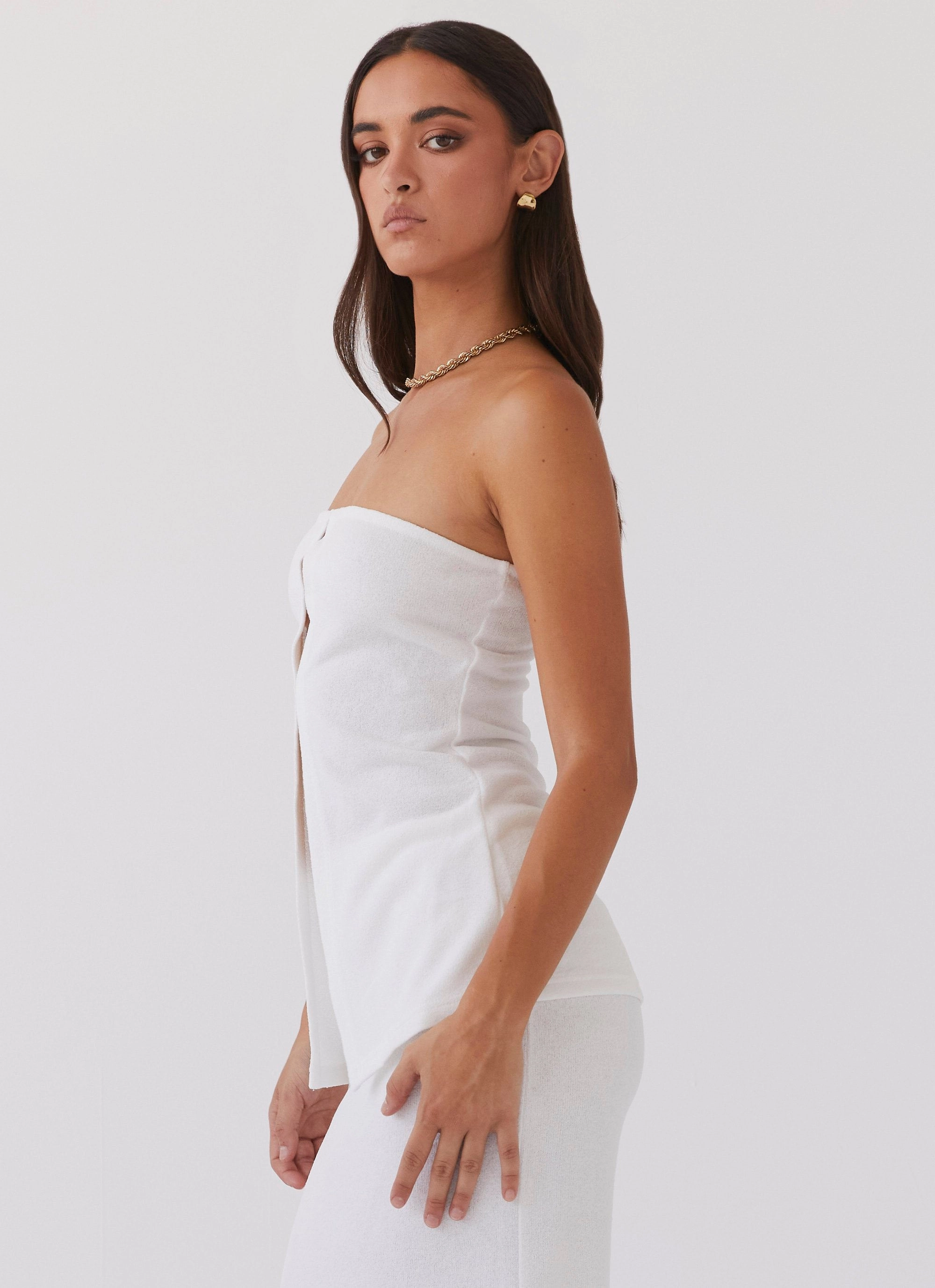 Fray Resistant Edges Sporty Blouse Delicate Lady Knit Top - White