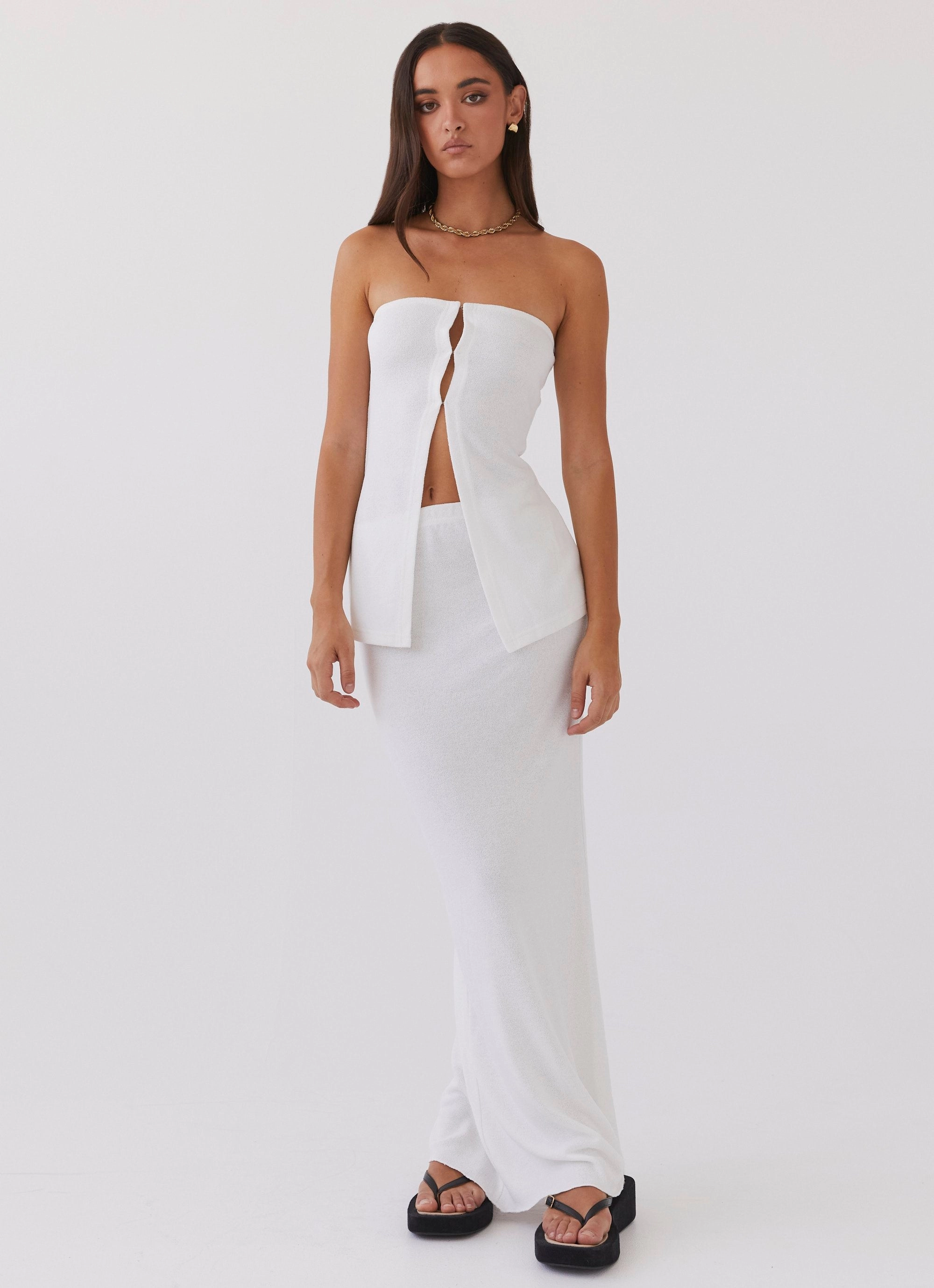 Buttonless Closure Delicate Lady Knit Top - White
