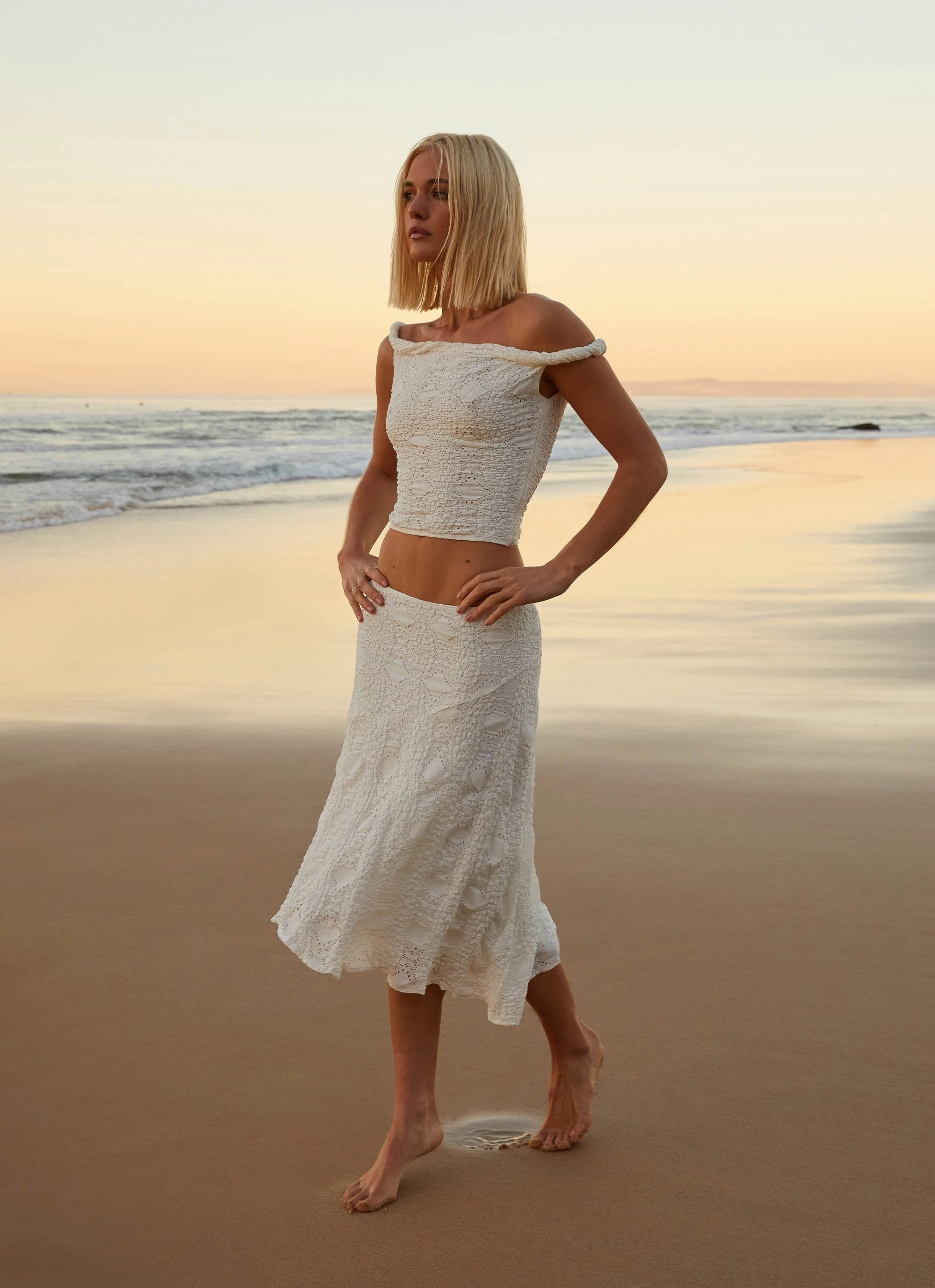 Seamless Comfort Water Repellent Coating Diamond Sky Midi Skirt - White