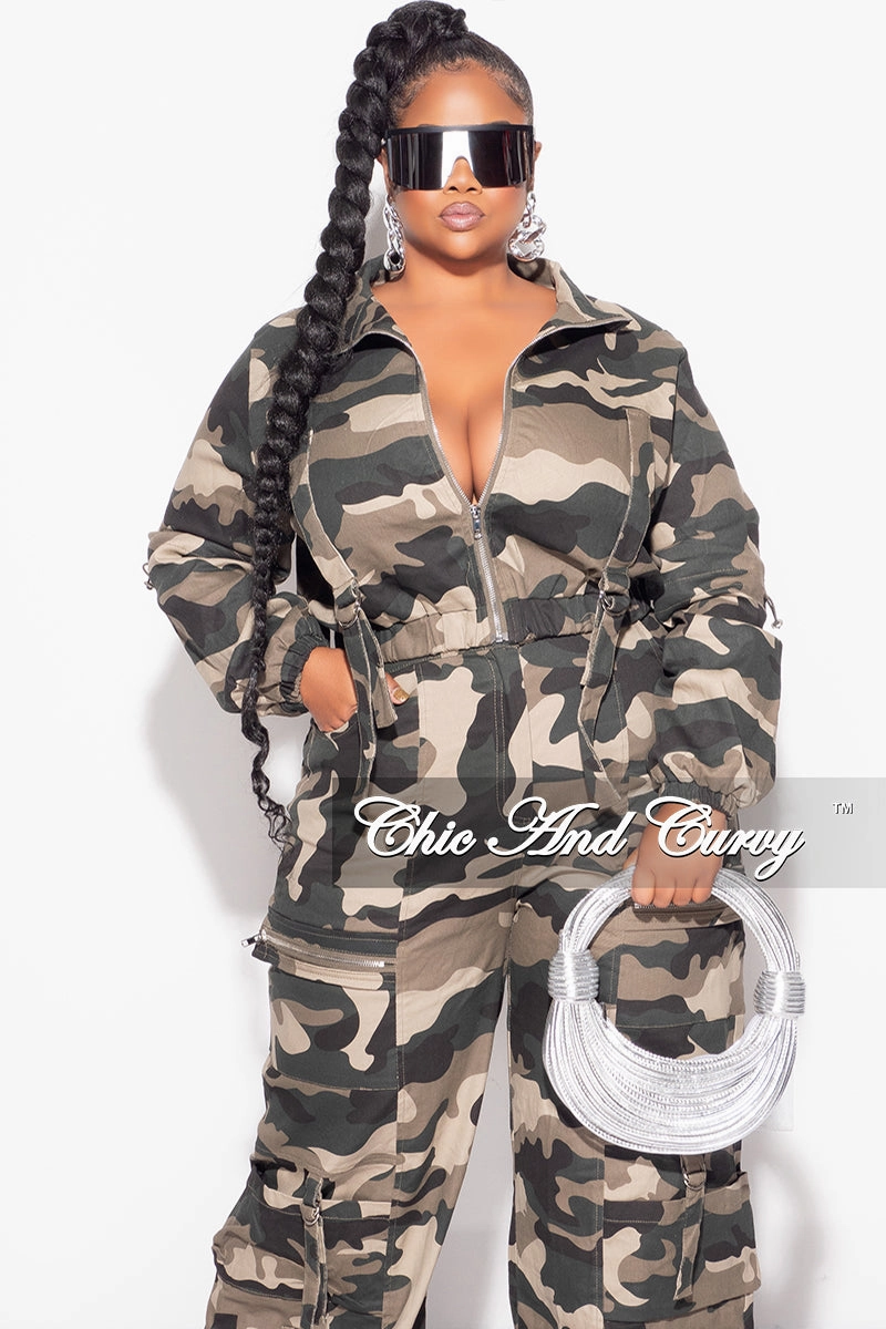 Low Profile ArticulatedJoints Final Sale Plus Size Zip Up Crop Cargo Jacket & Pants Set in Camouflage Print