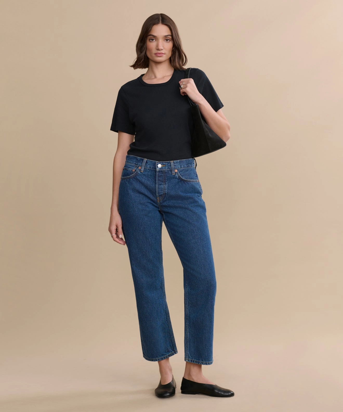 Non Restrictive Cut Sport Layer Easy Straight Crop