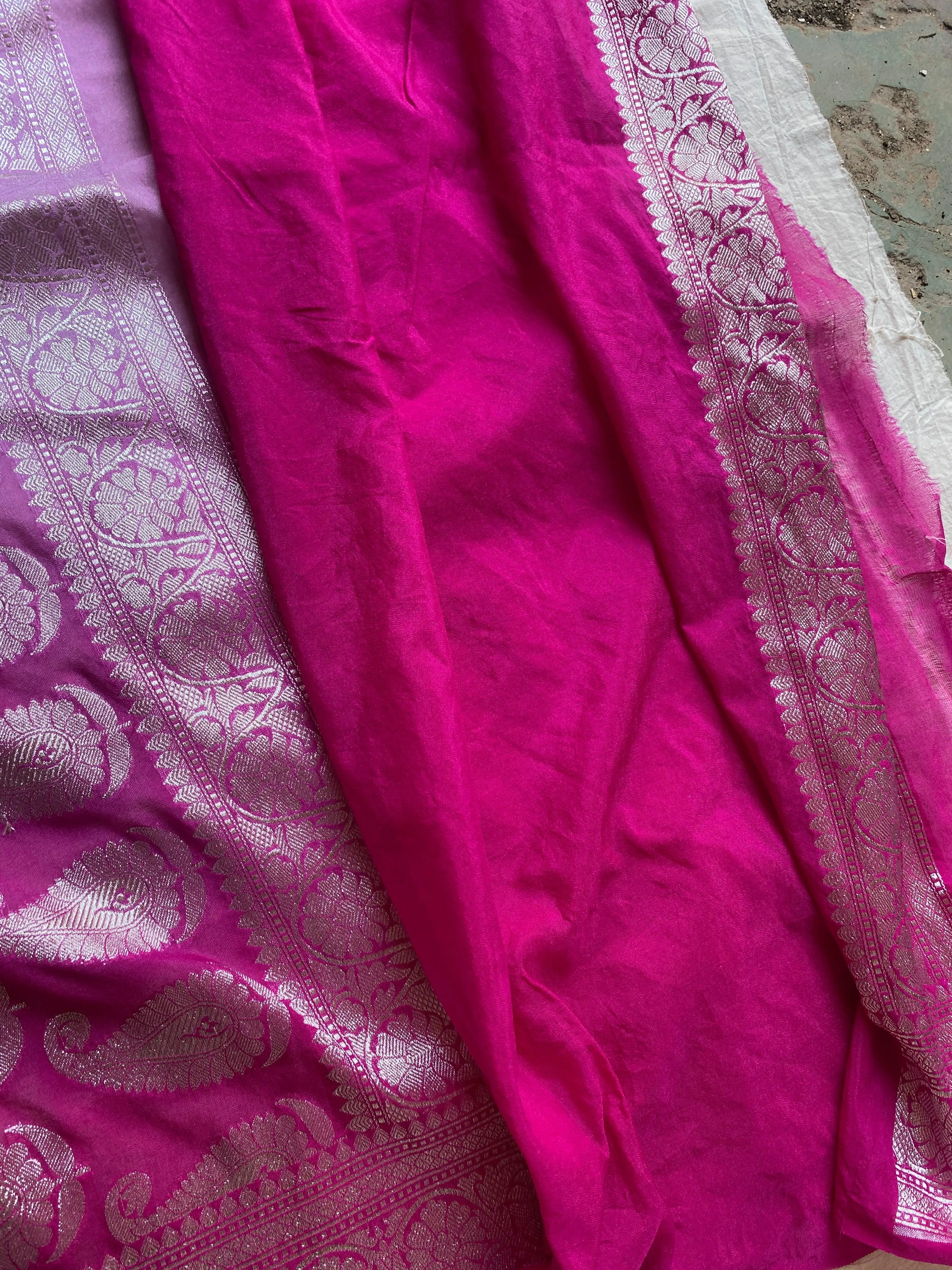 Elegant and Timeless: Handwoven Pink Pure Chiffon Banarasi Sari