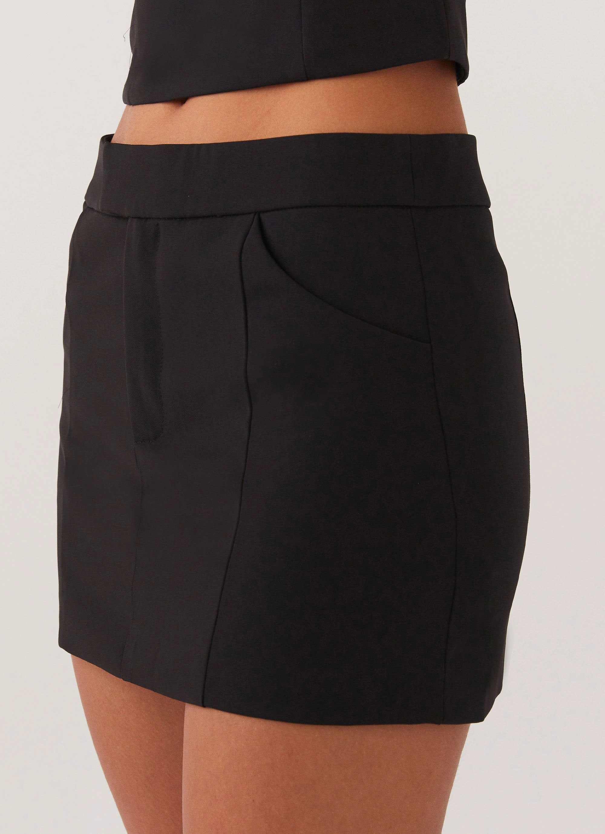 Eliana Suit Mini Skirt - Black Quick Slip Moisture Wicking Technology
