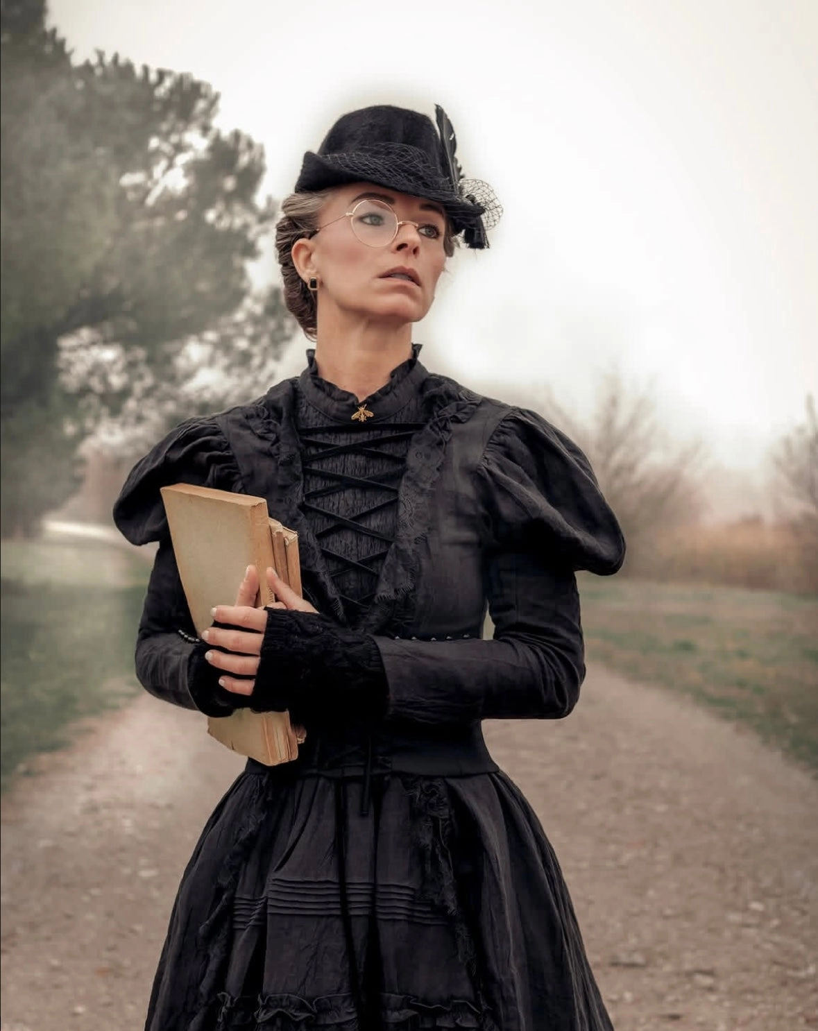 Elizabeth 15 | Victorian Linen Dress Easy Care Material Cozy Wear