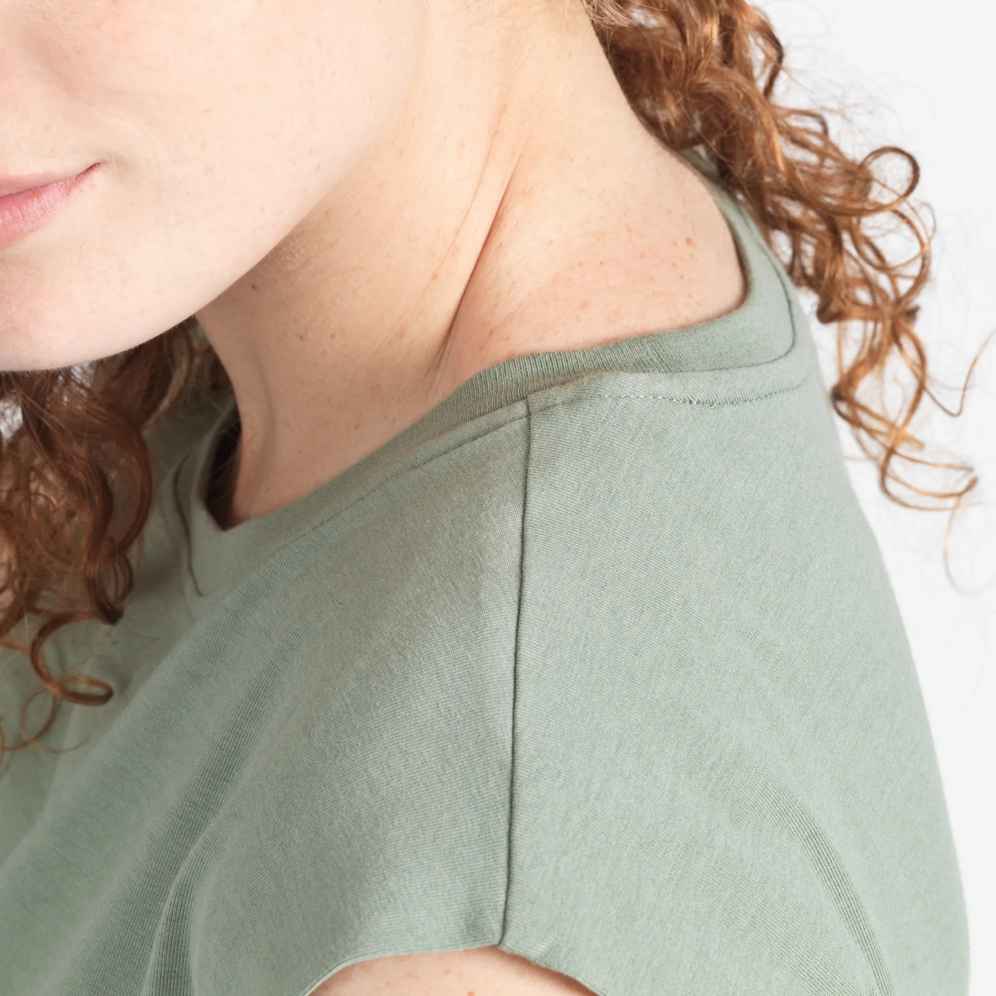Elyzion "Orient" Sleeveless T-shirt - Coffee Quartz