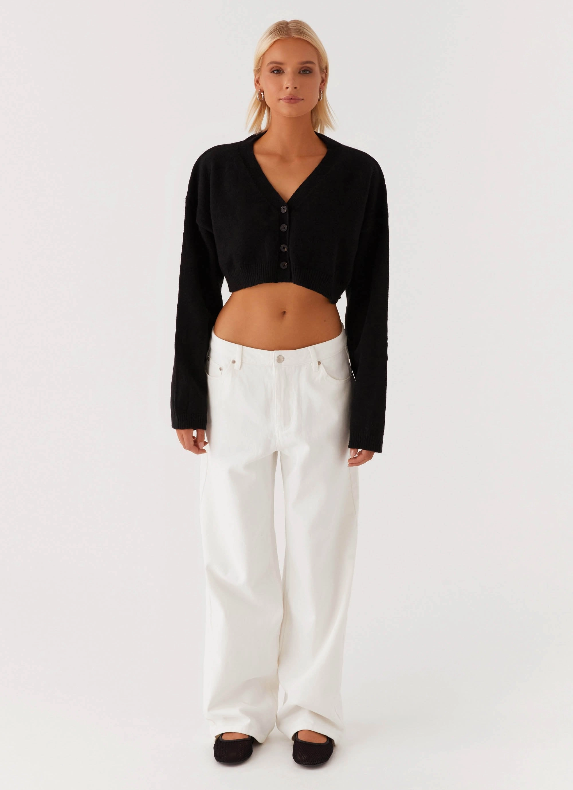 Tailored Silhouette Essential Style Endlessly Cropped Cardigan - Black
