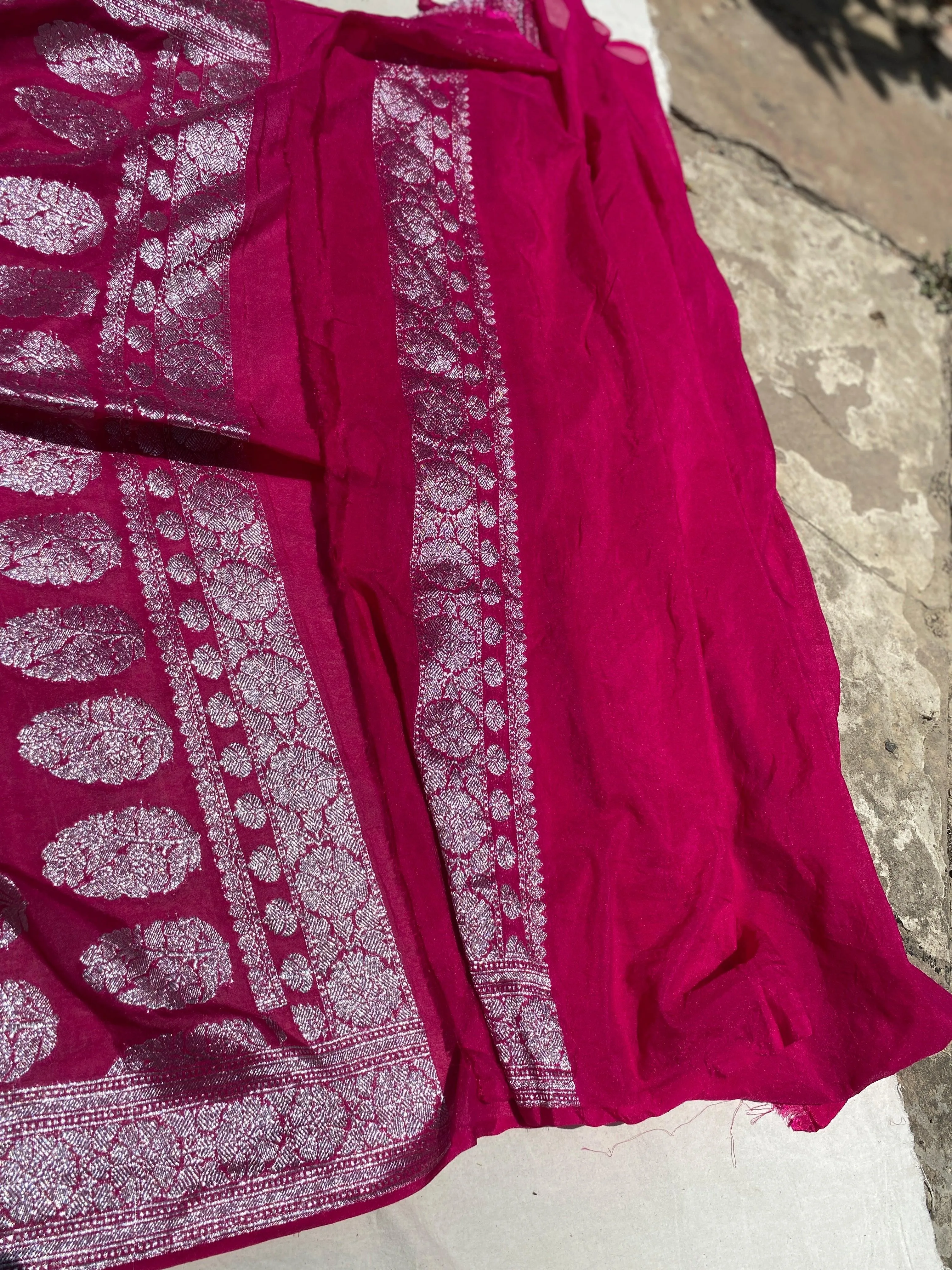Exquisite and Timeless: Handwoven Wine Pure Chiffon Banarasi Saree