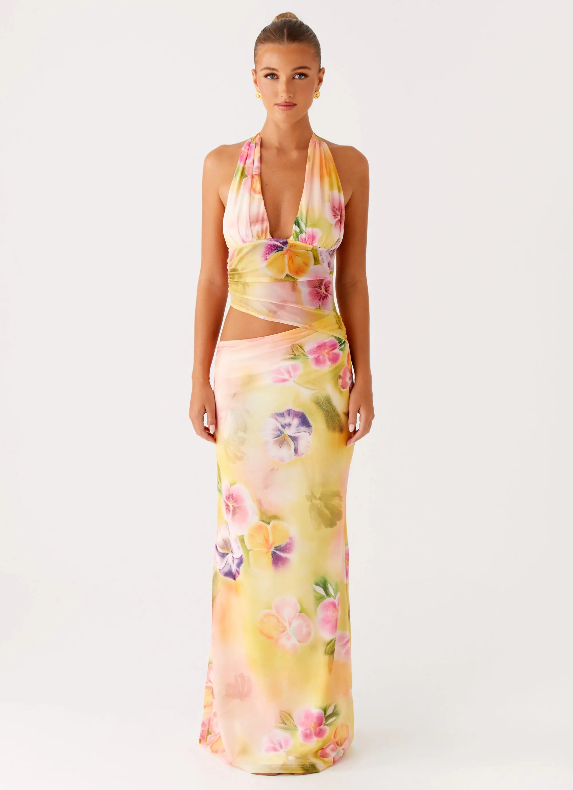 Smart and Relaxed Fresh Appeal Main Act Halter Maxi Dress - Sunburst Floral