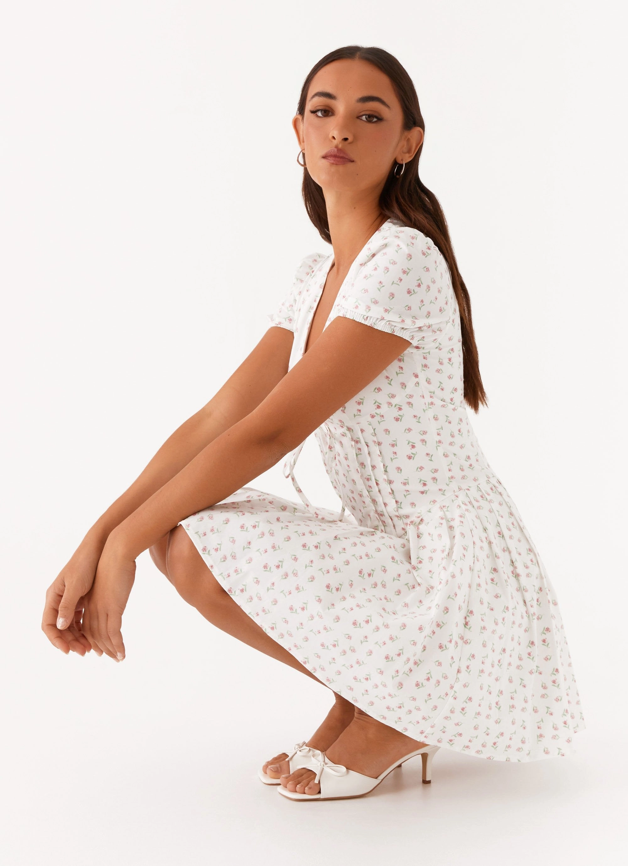 Fitted Look Cozy Silhouette Falling Water Mini Dress - White Floral