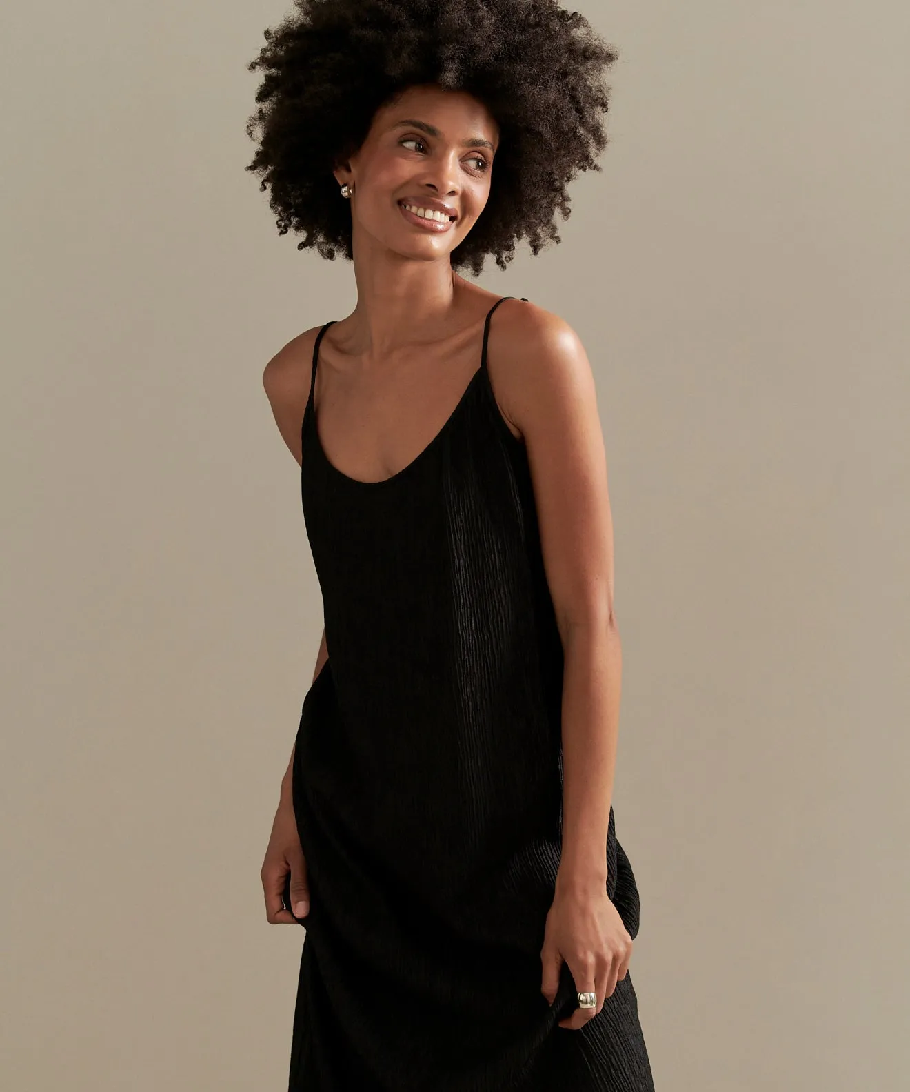 DeepPocketStyle Timeless Shape Fete Slip Dress